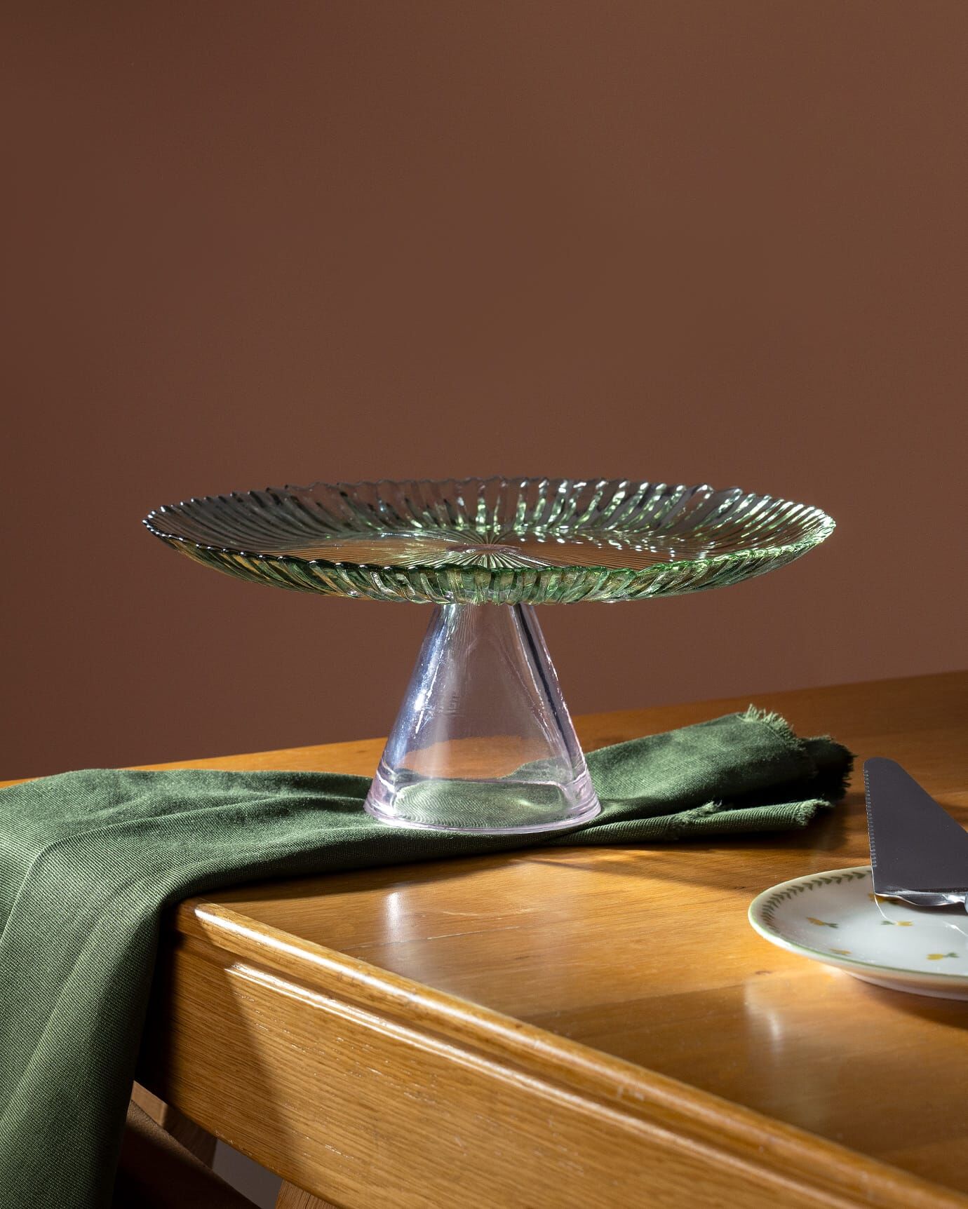 Soleil Footed Cake Plate - 28 Cm Price and Details | Madame Coco