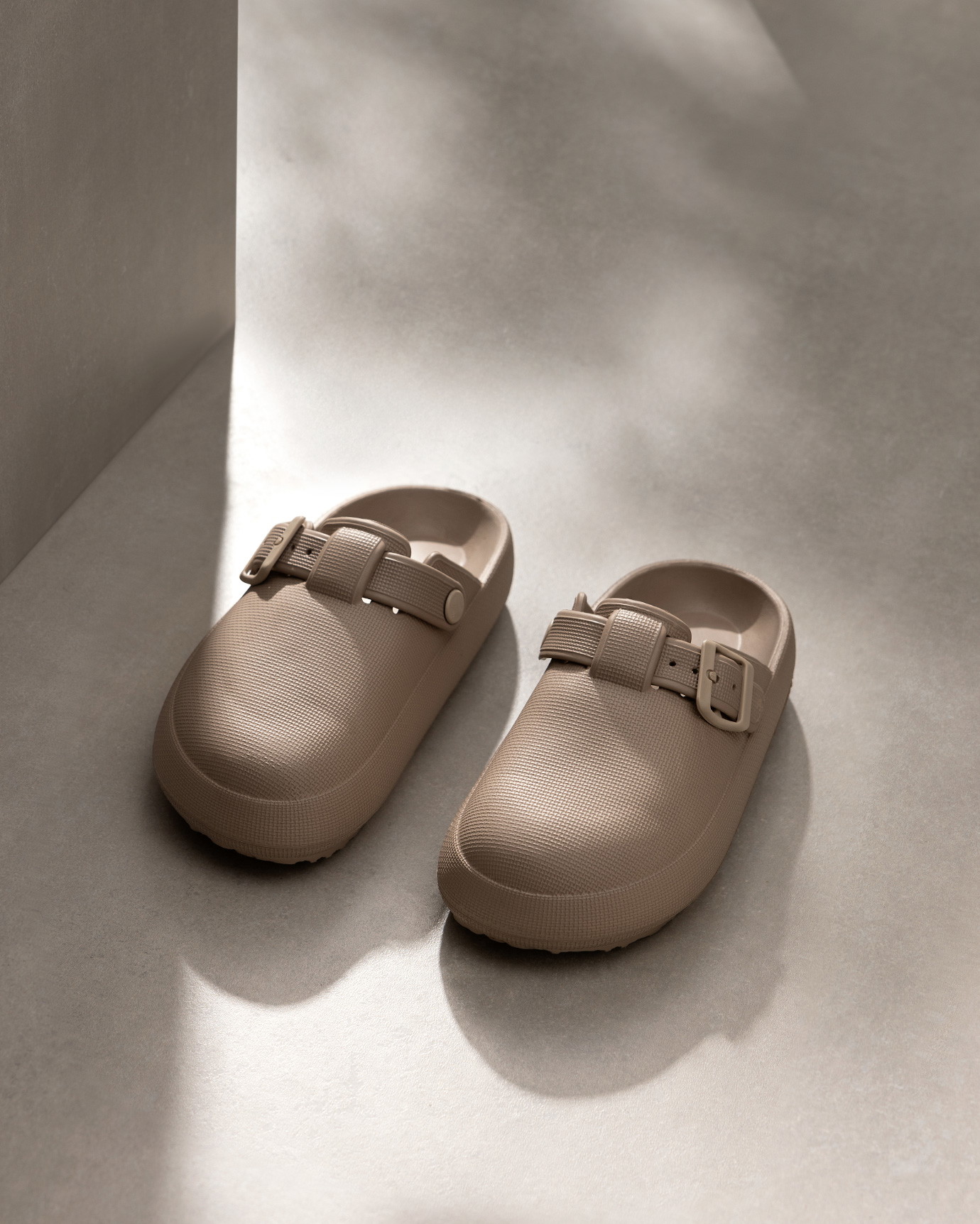 Axel Eva Kadın Terlik Fiyat ve Detayları | Madame Coco