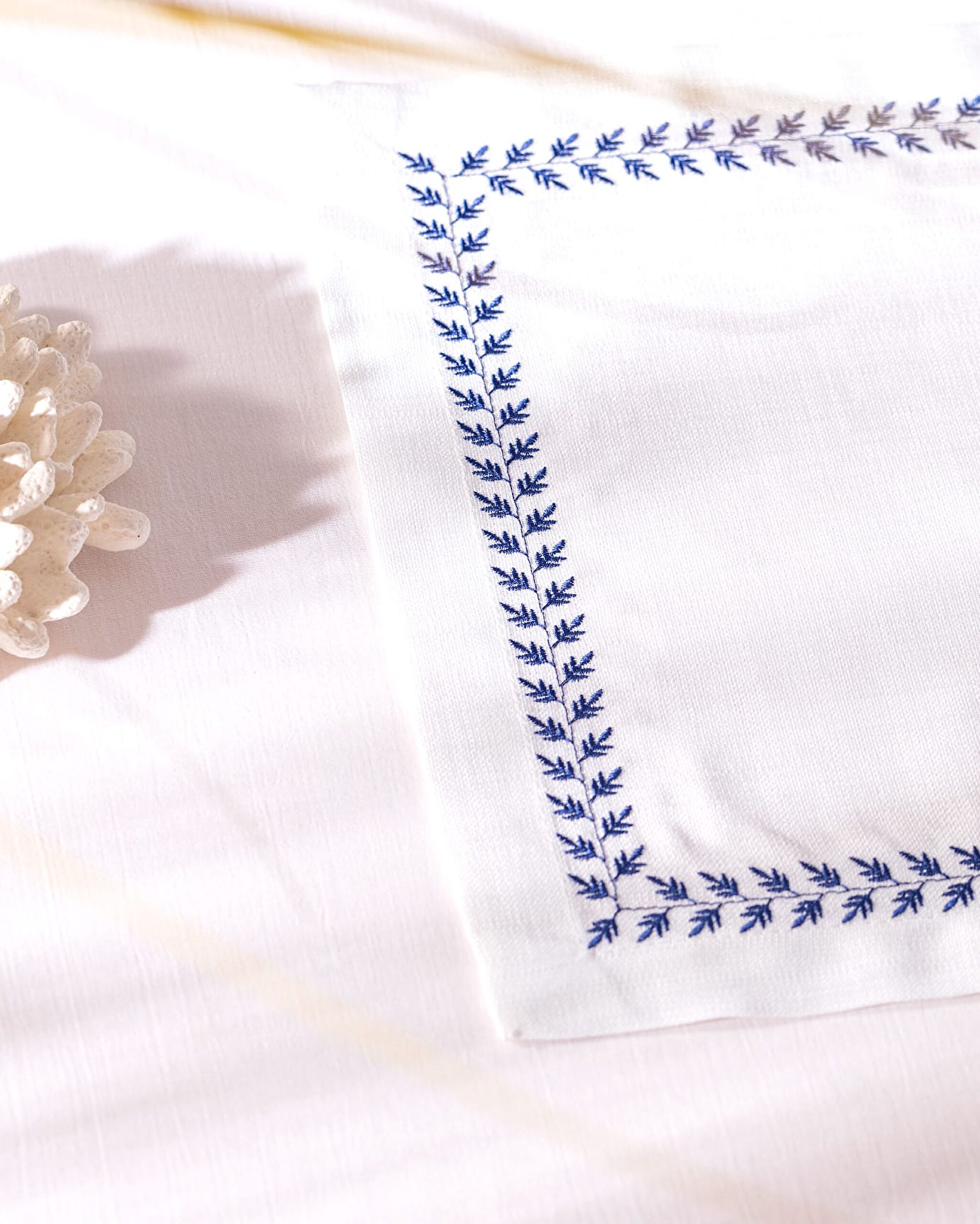 Moselle 2-Piece Placemat - White/Navy Blue - 1