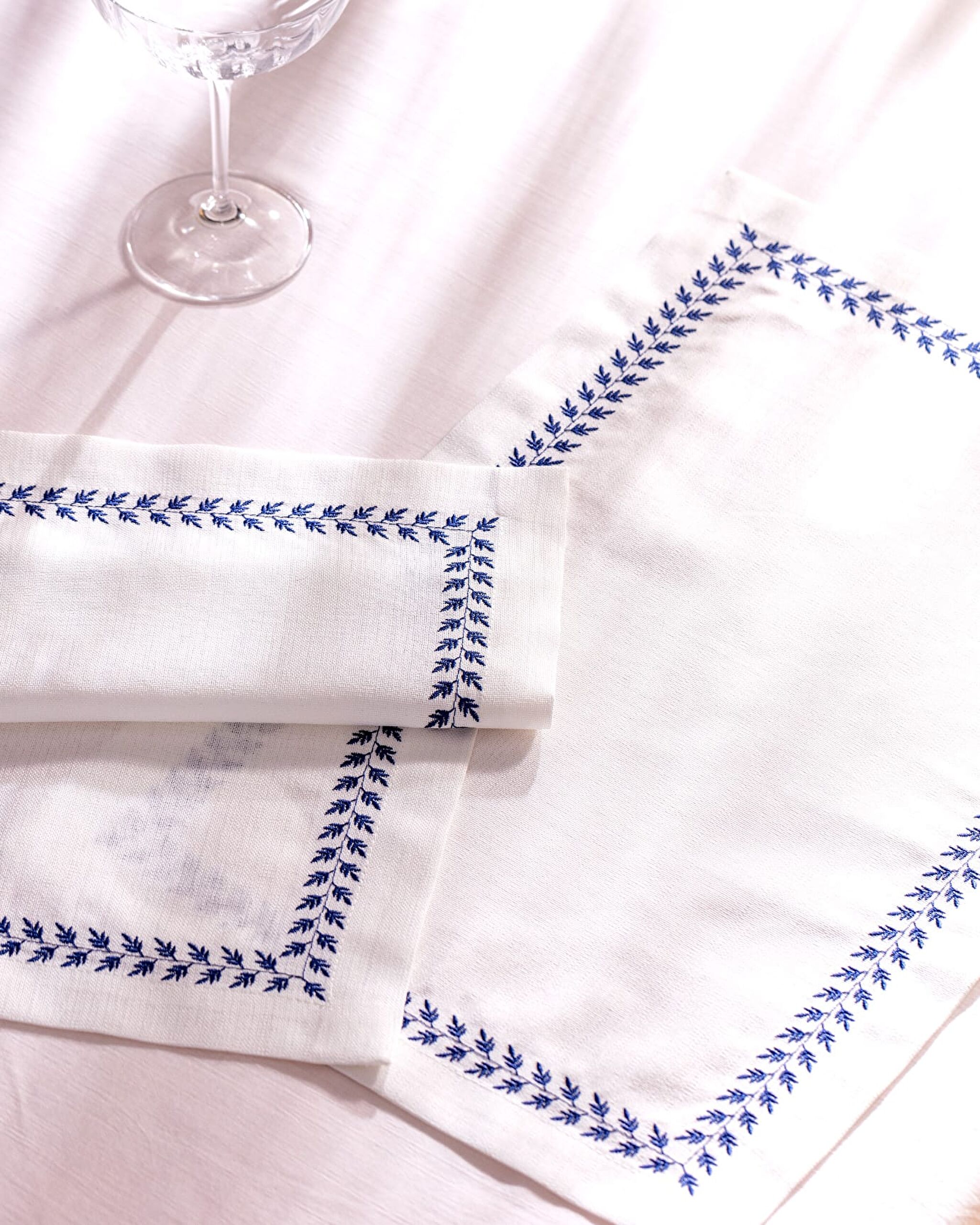 Moselle 2-Piece Placemat - White/Navy Blue - 4