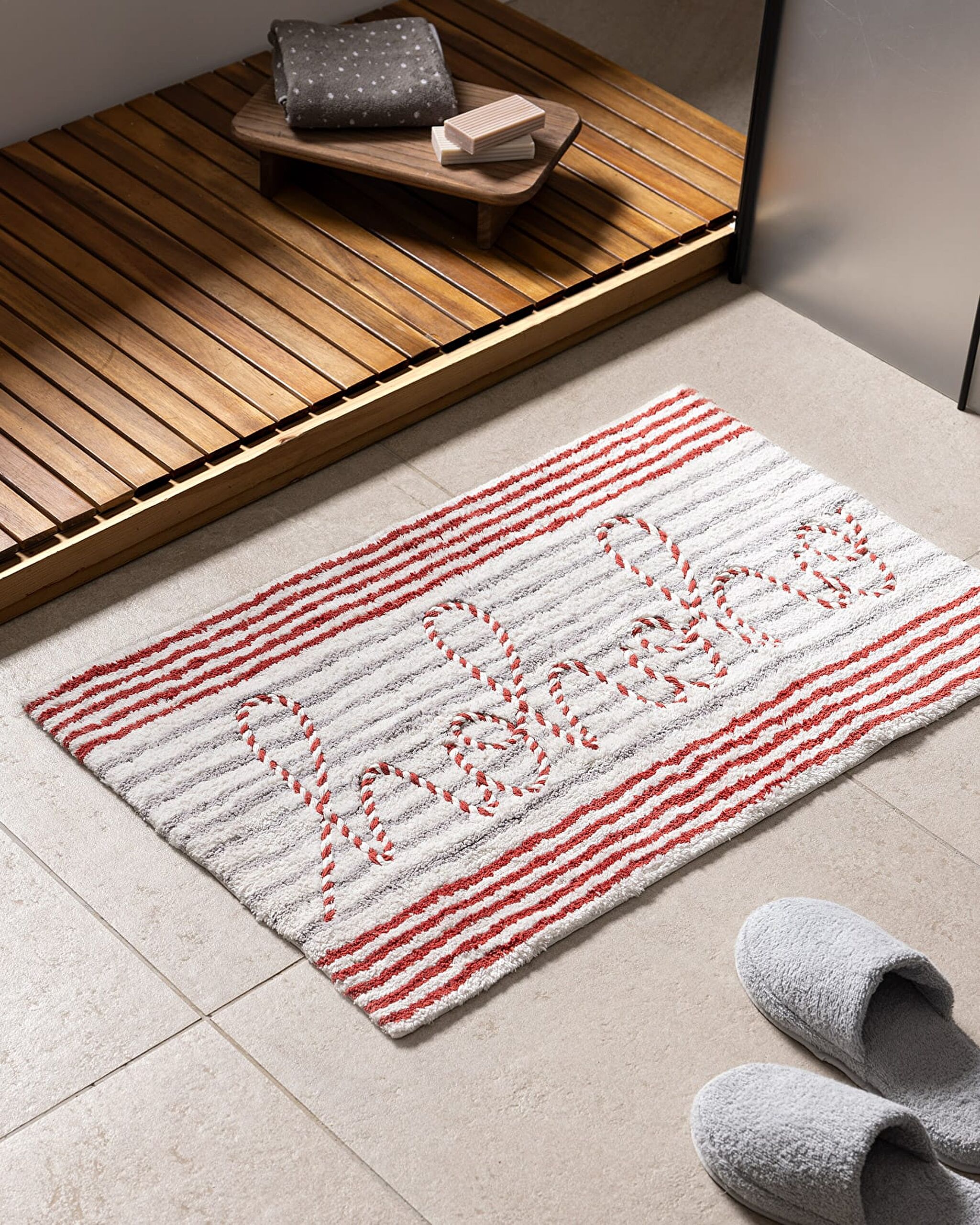 Fleuramour Bath Mat - White/Red/Grey - 50x80 cm - 0