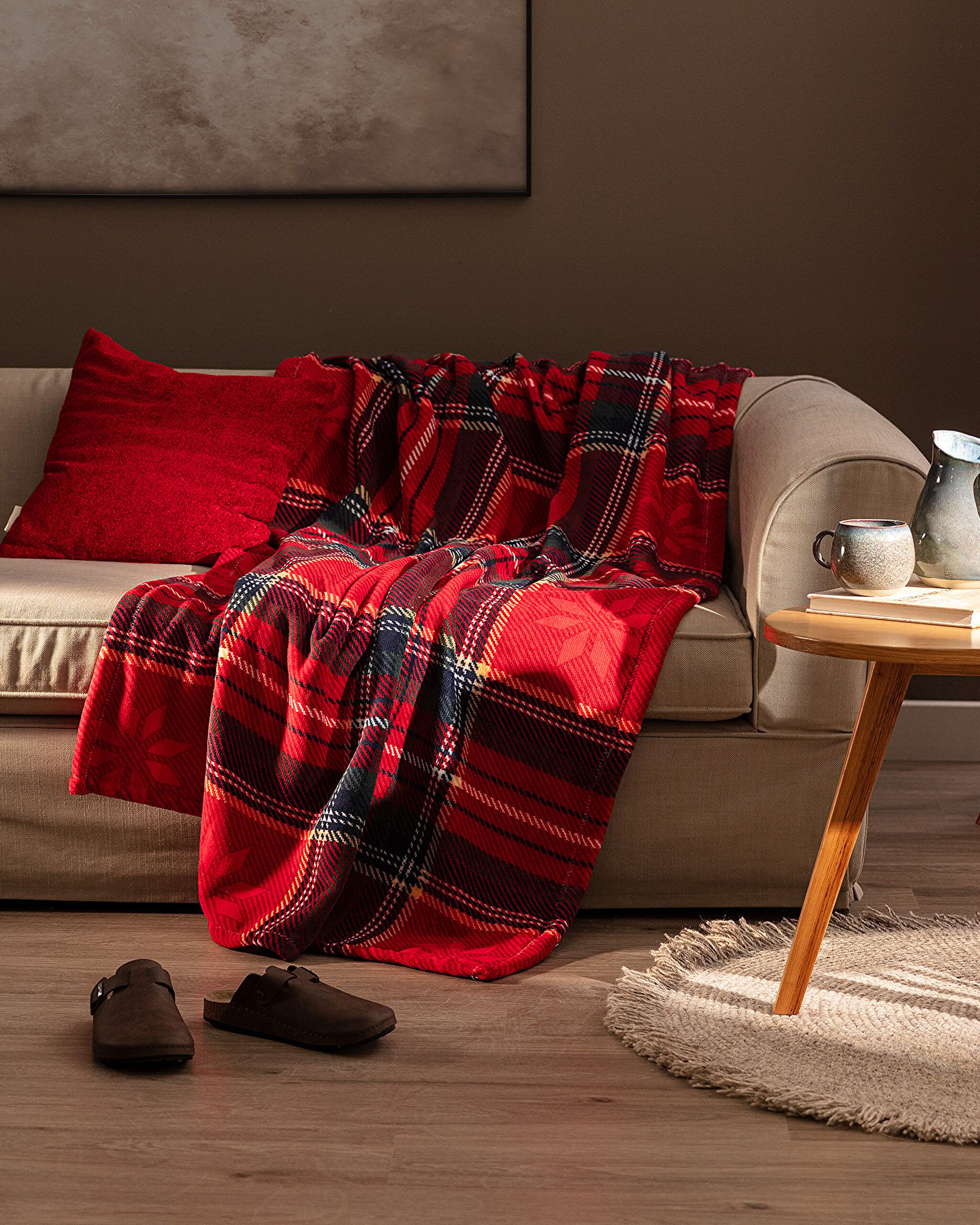 Delit Welsoft Polar Printed TV Blanket - Red - 0