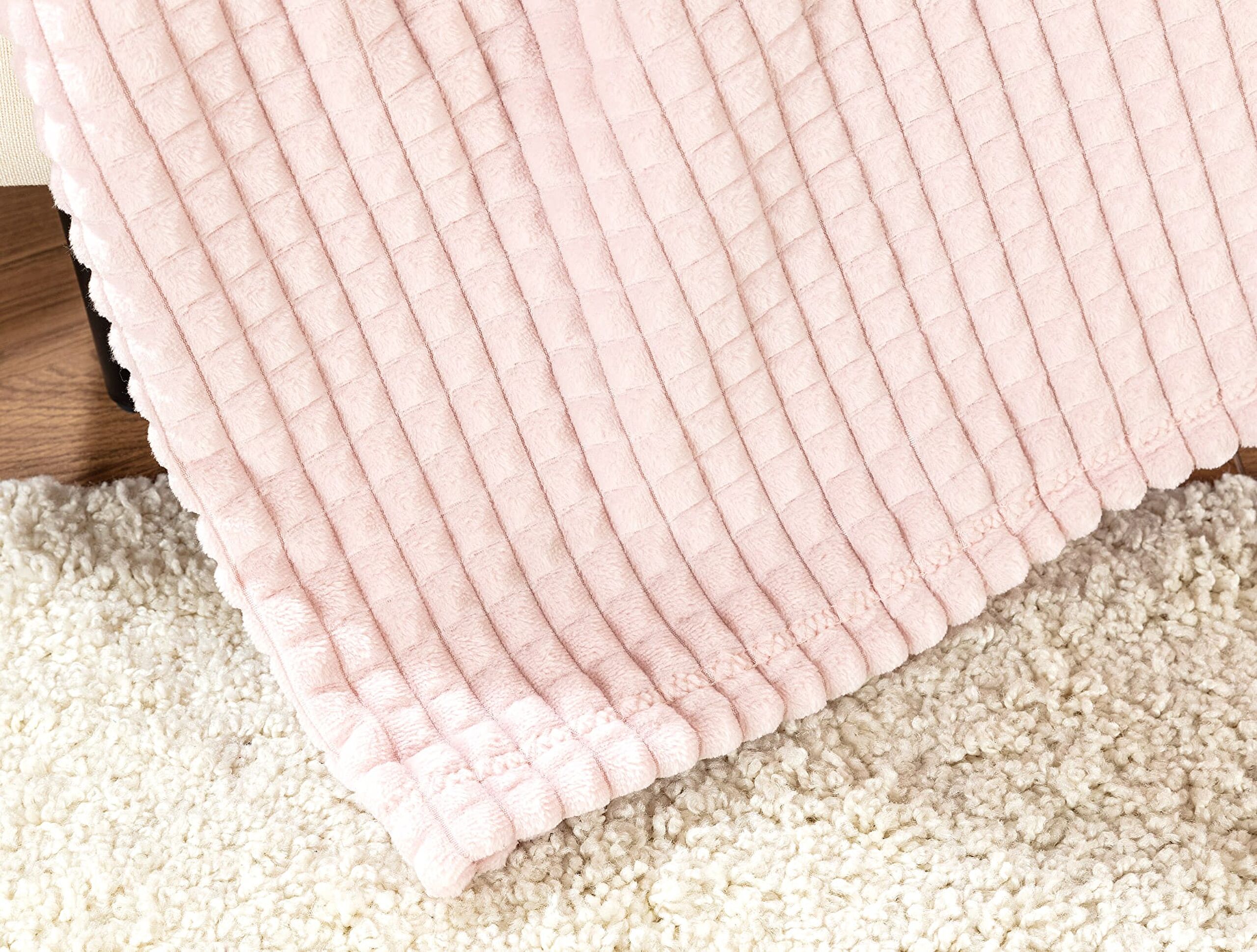 Emile Welsoft Polar Double Sided Emboss TV Blanket - Powder - 3