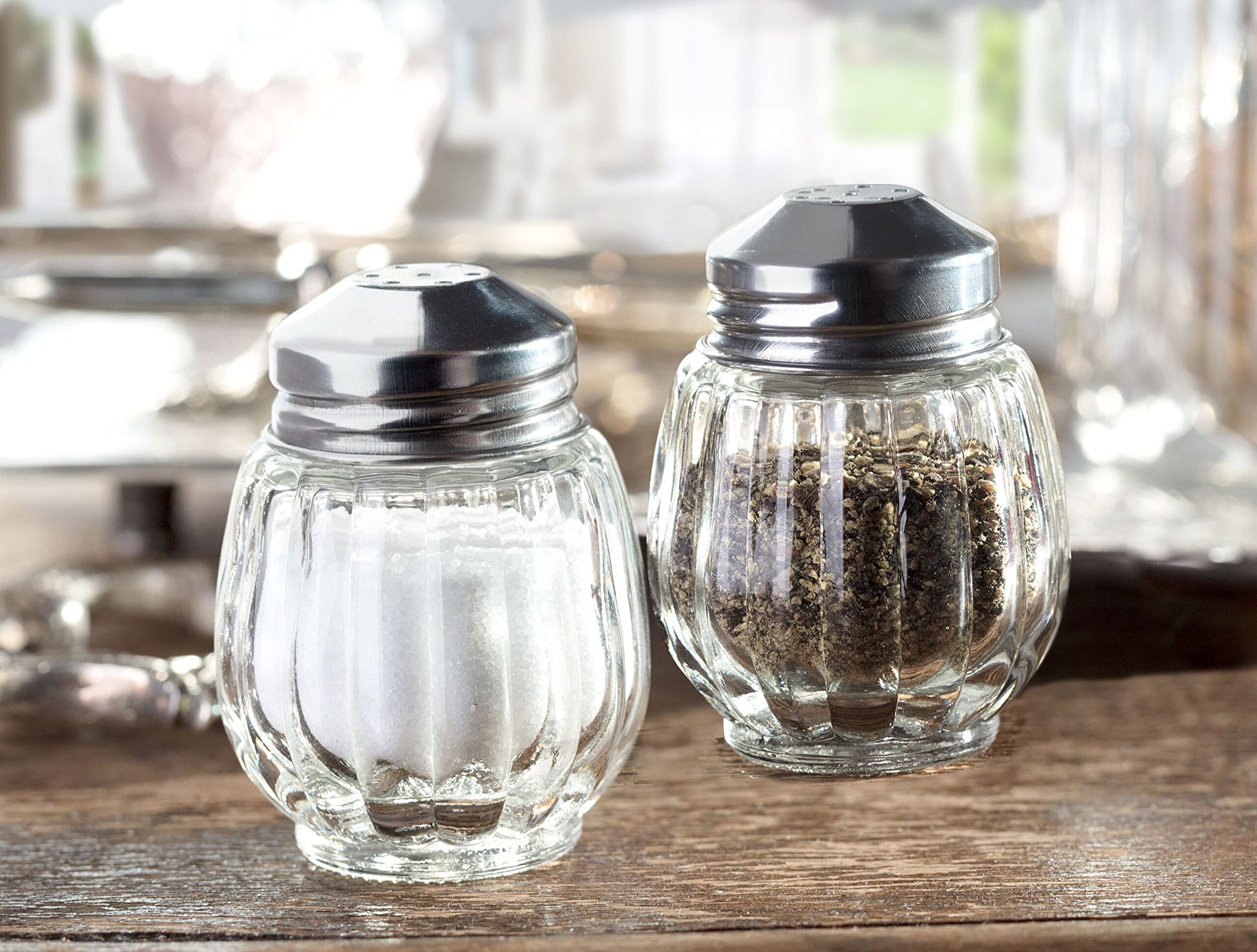 Tilda 2-pack Salt and Spice Shakers