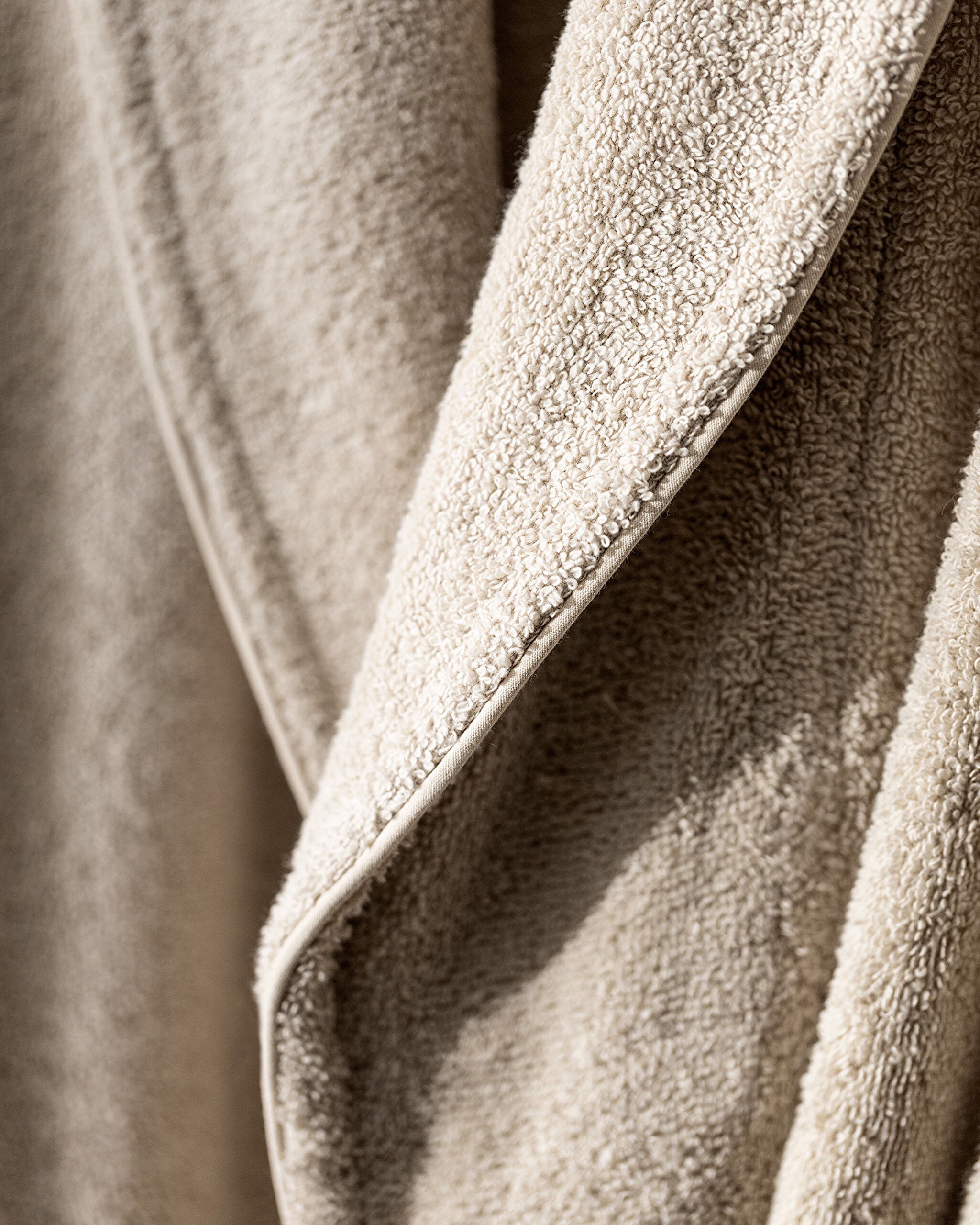 Avril Shawl Collar Unisex Bathrobe Set - 3