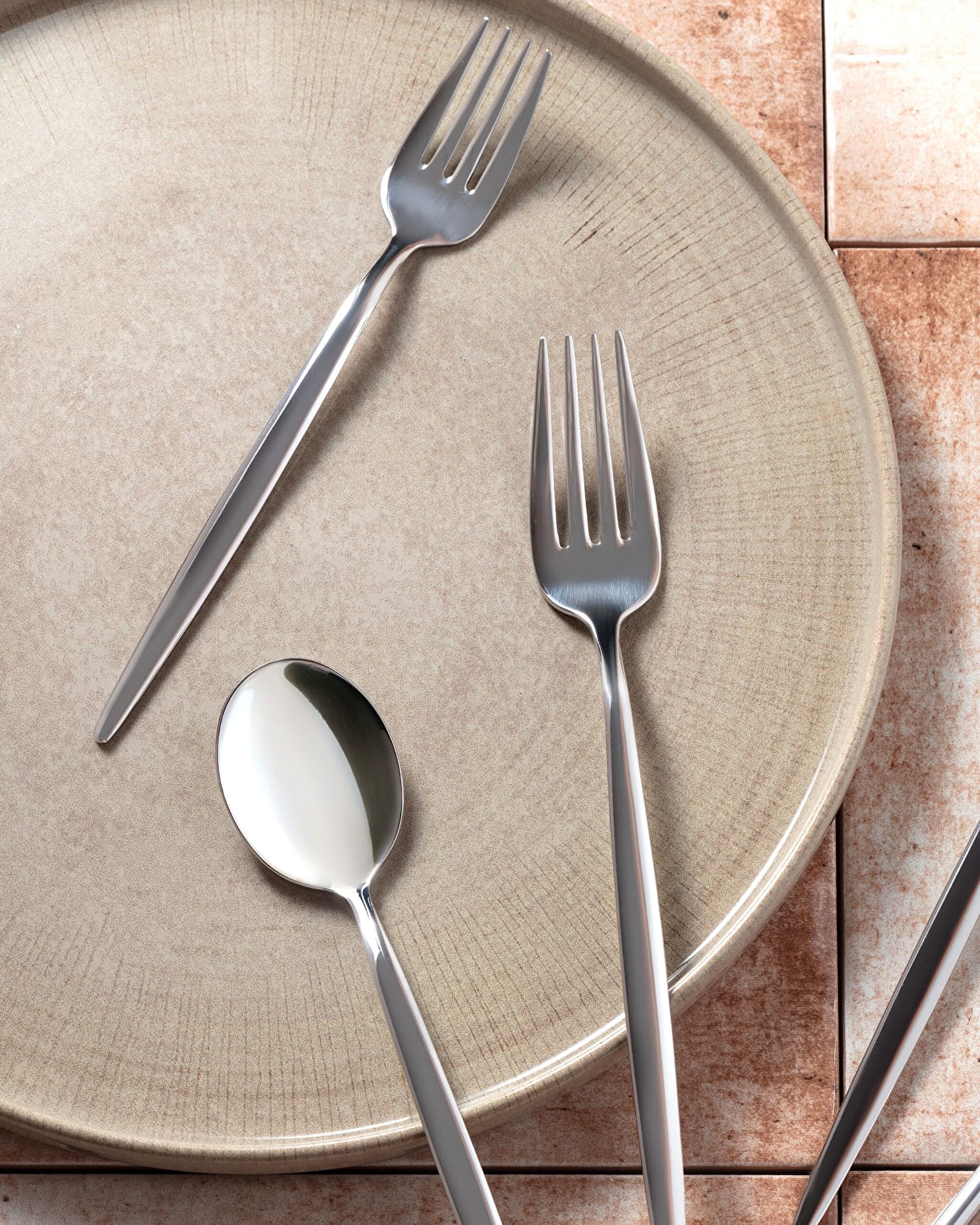 Ensemble de 42 fourchettes, couteaux et cuillères Freya - Argent - 4