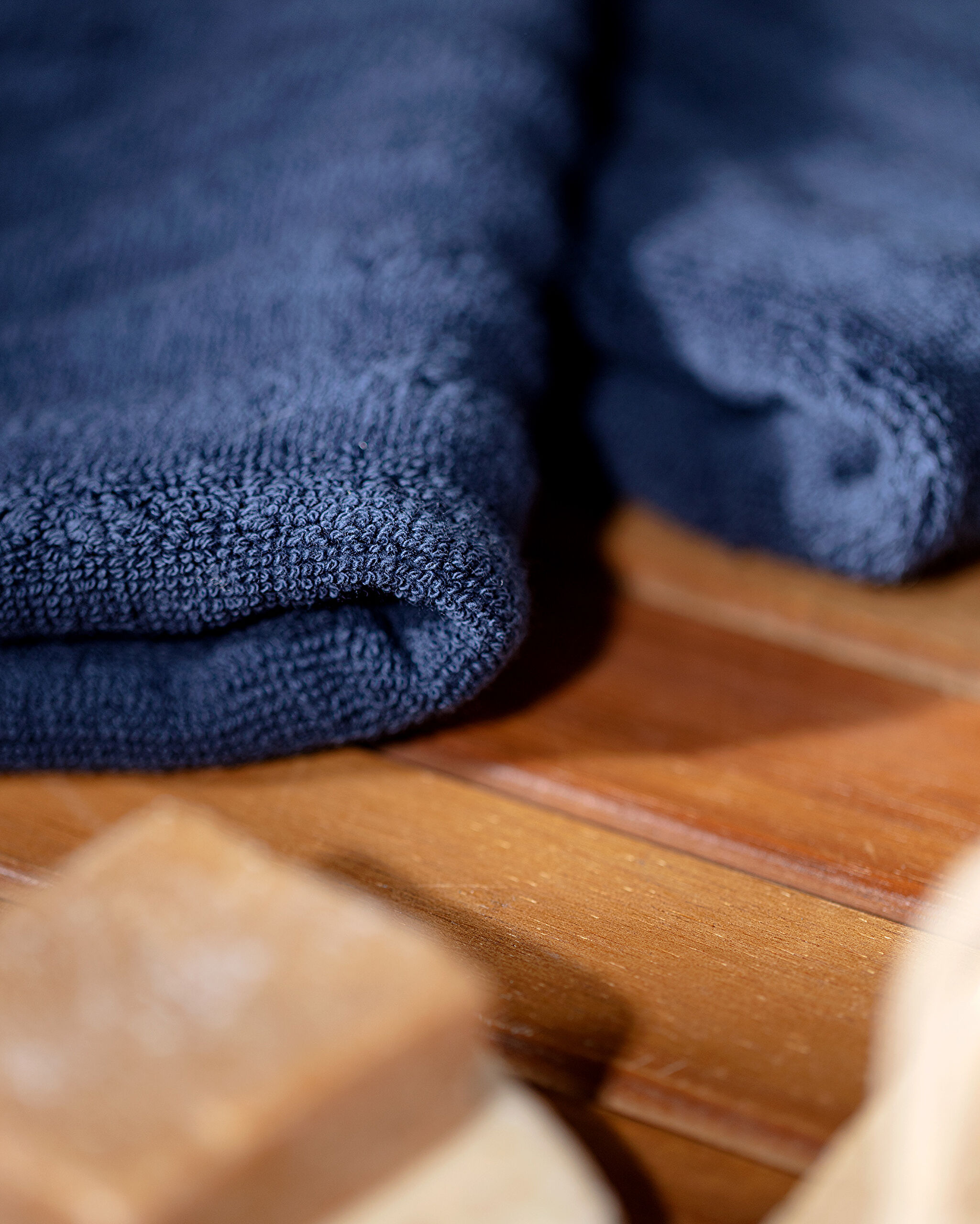 Hugo Lot de 2 Essuie-Mains 100% Coton - Bleu Marine - 1