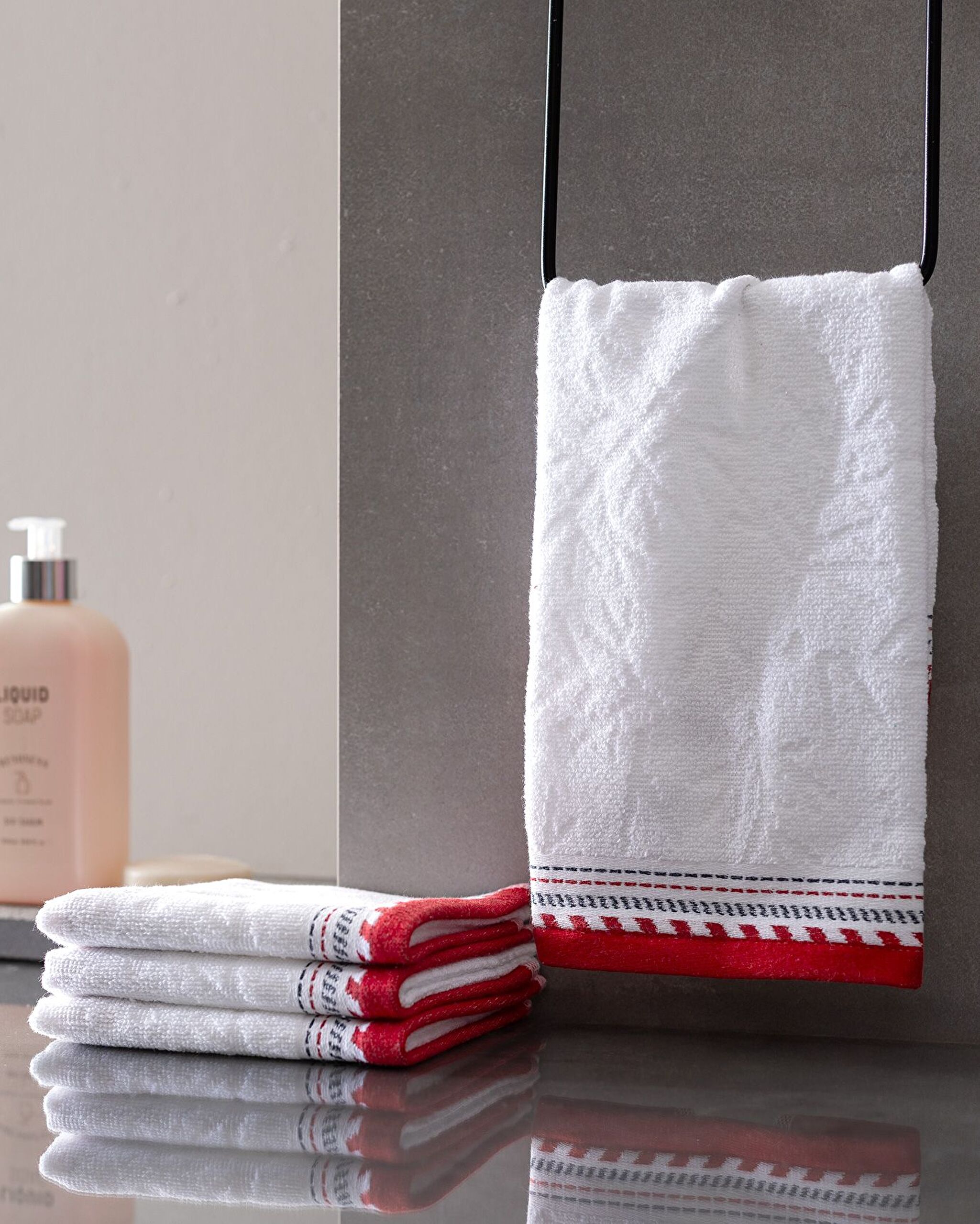 مجموعة بيرل مكونة من 4 مناشف يد - 2