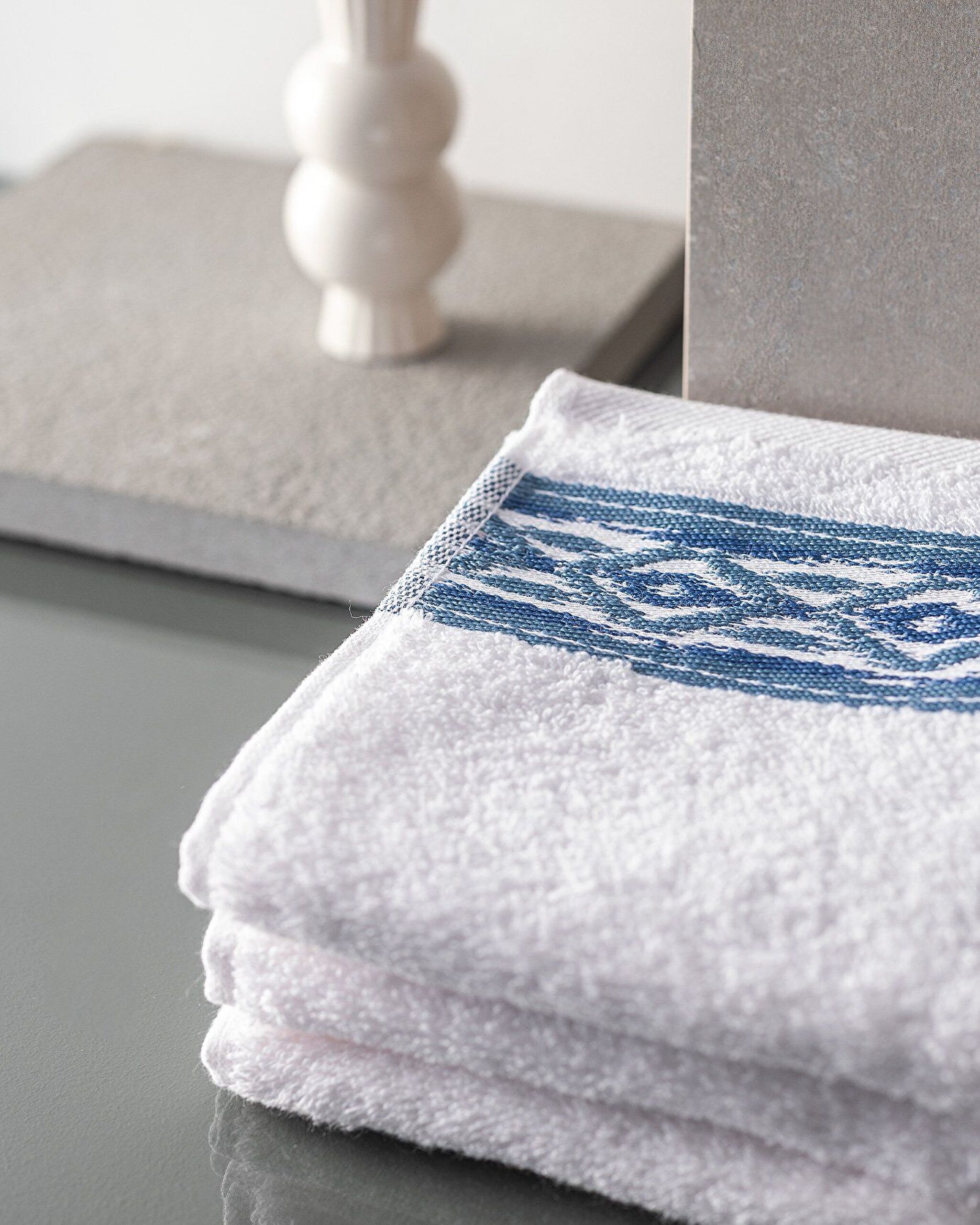 Daine 4 Pack Hand Towel - 2