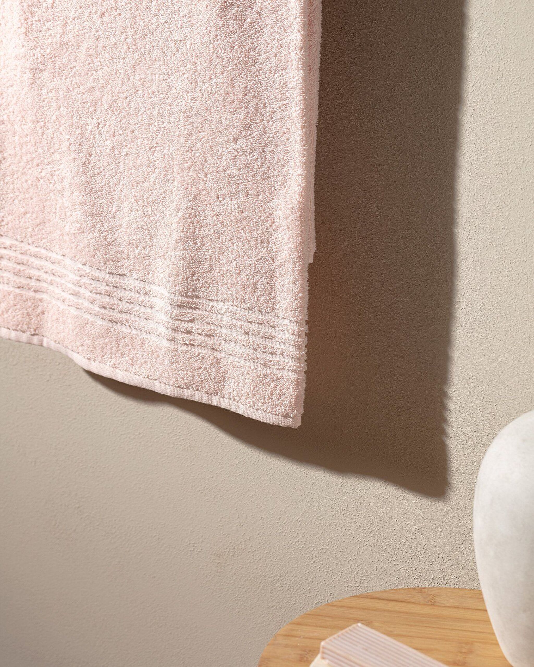 Derline Bath Towel - 1