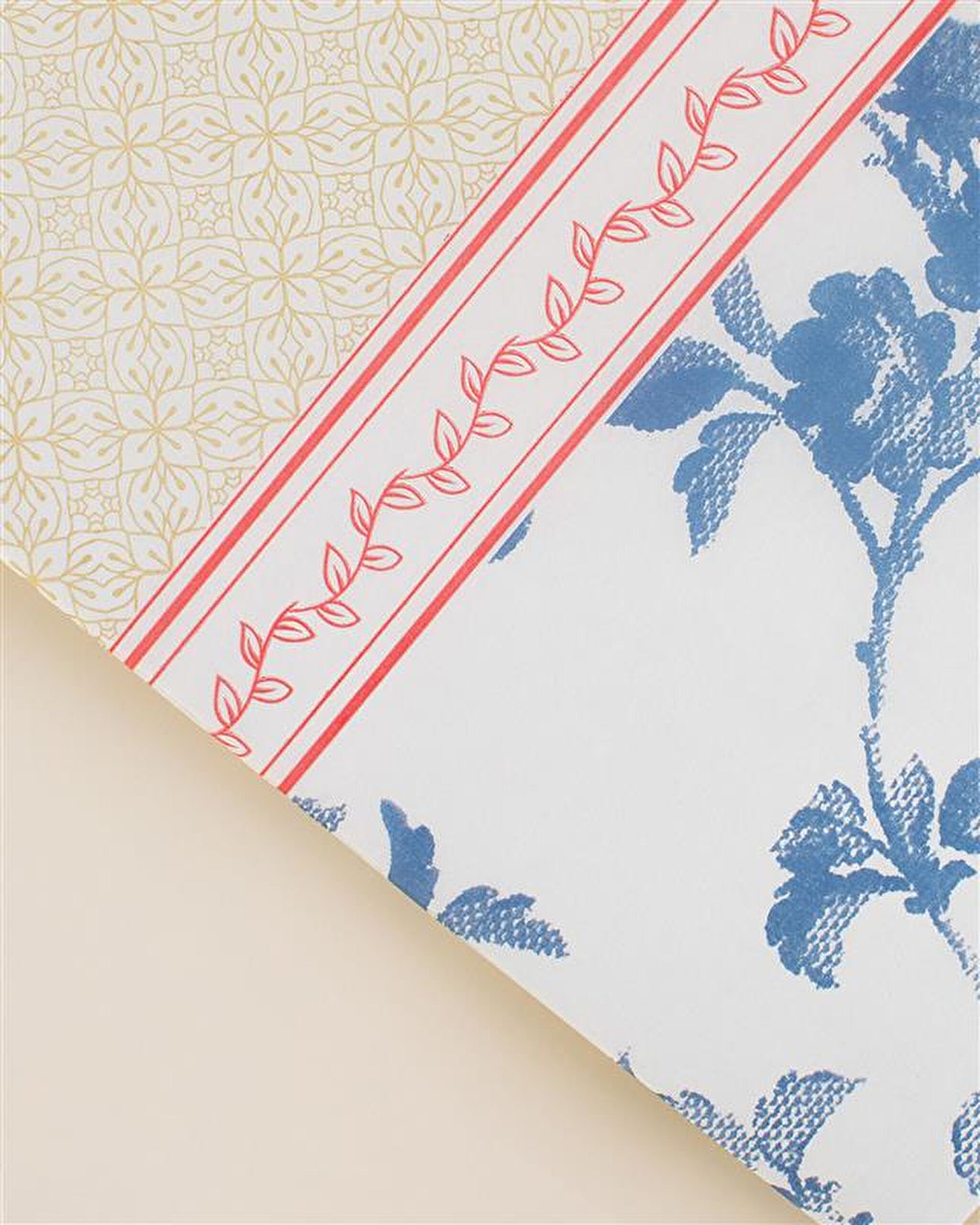 Laurette Disposable Tablecloth - 2