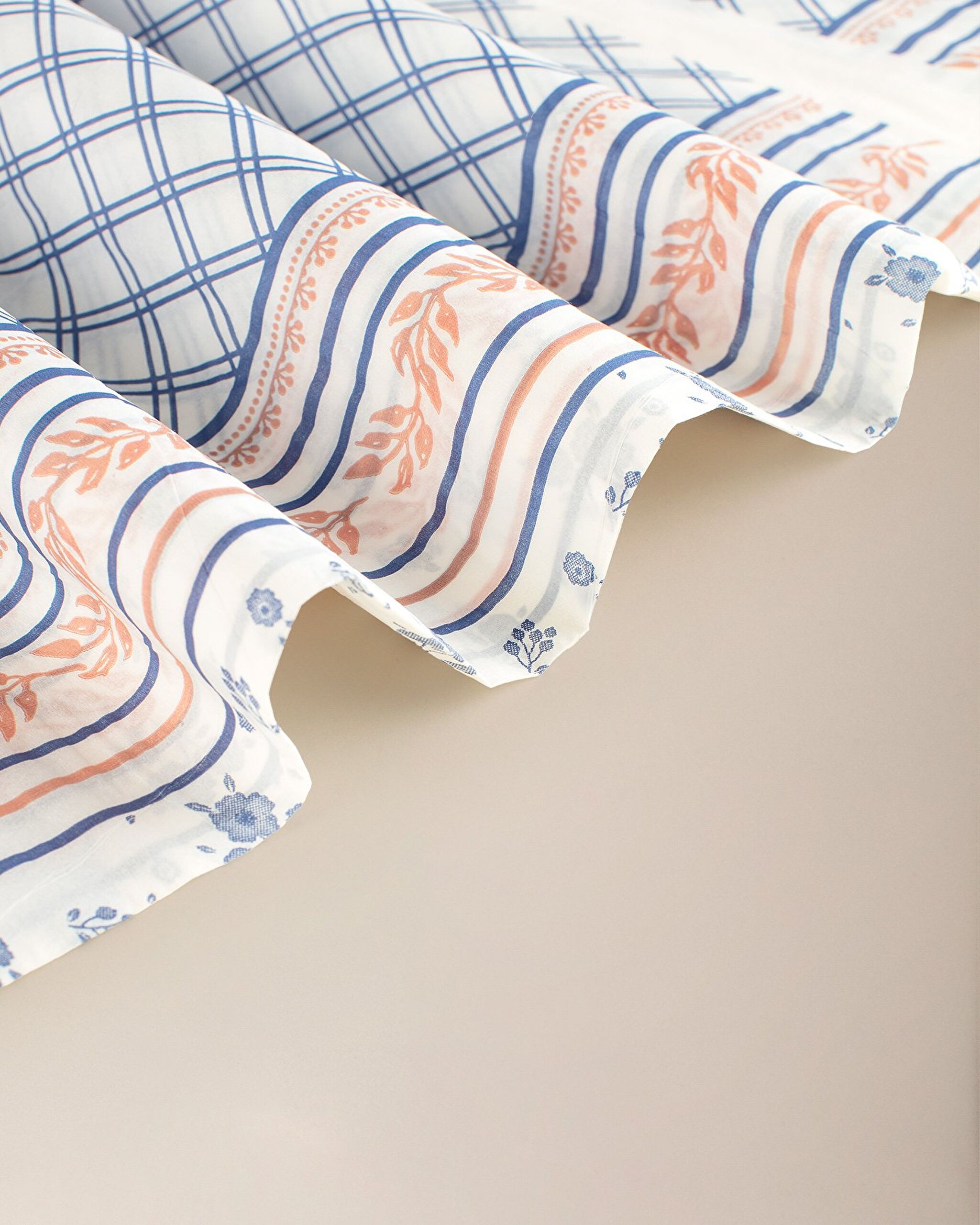 Hilaire Disposable Tablecloth - 2