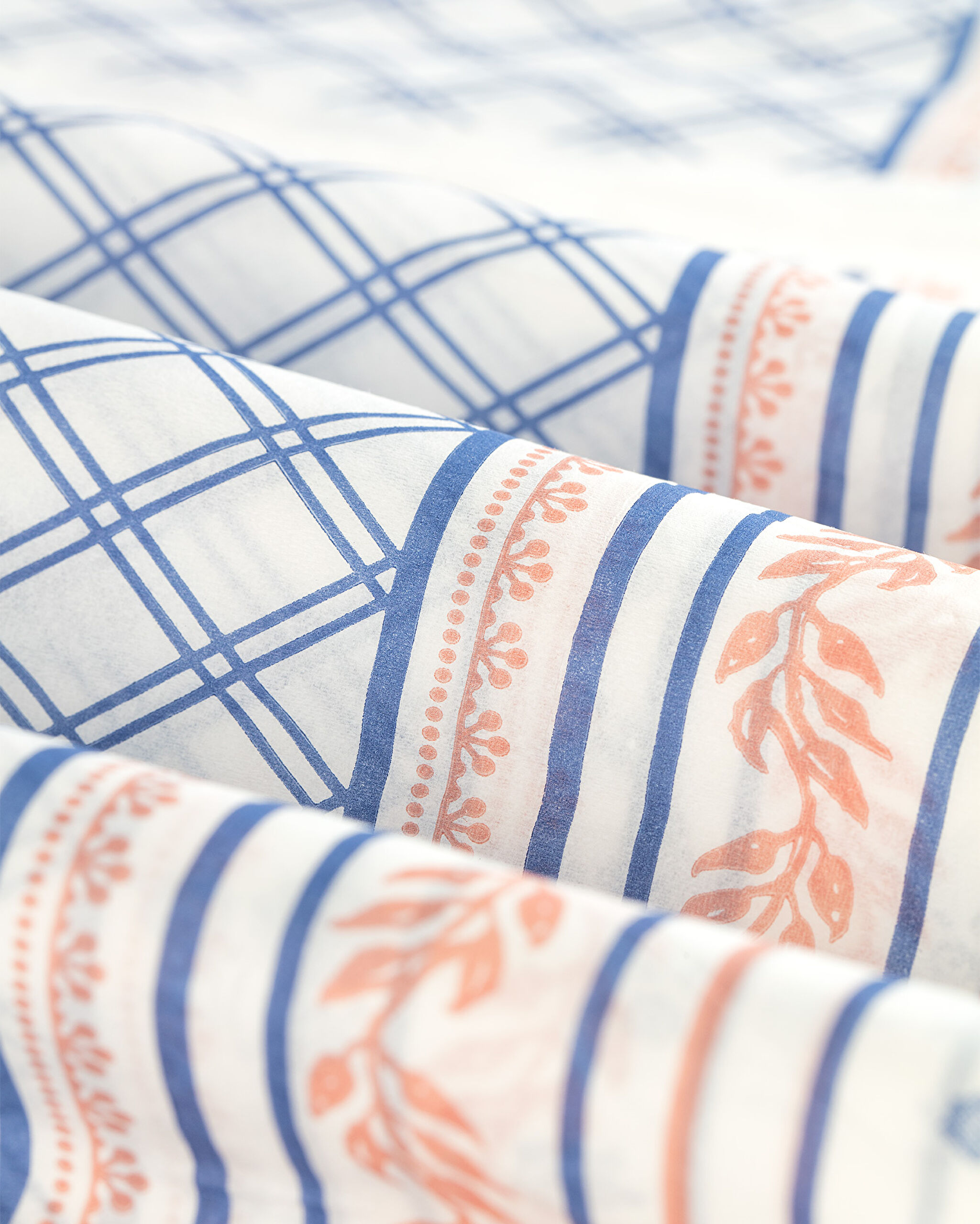 Hilaire Disposable Tablecloth - 3