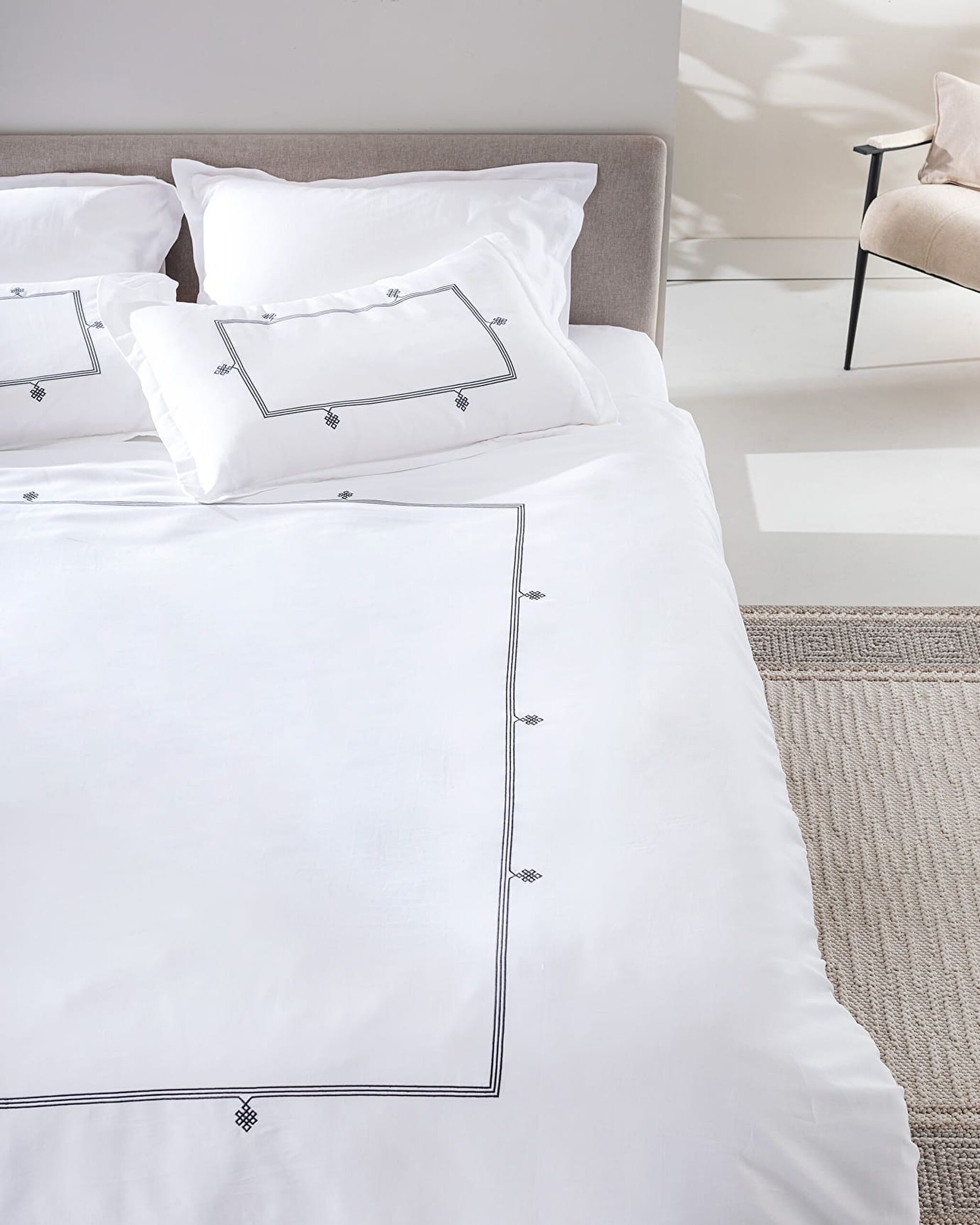 Lilas Double Embroidered Duvet Cover Set - Satin - 1