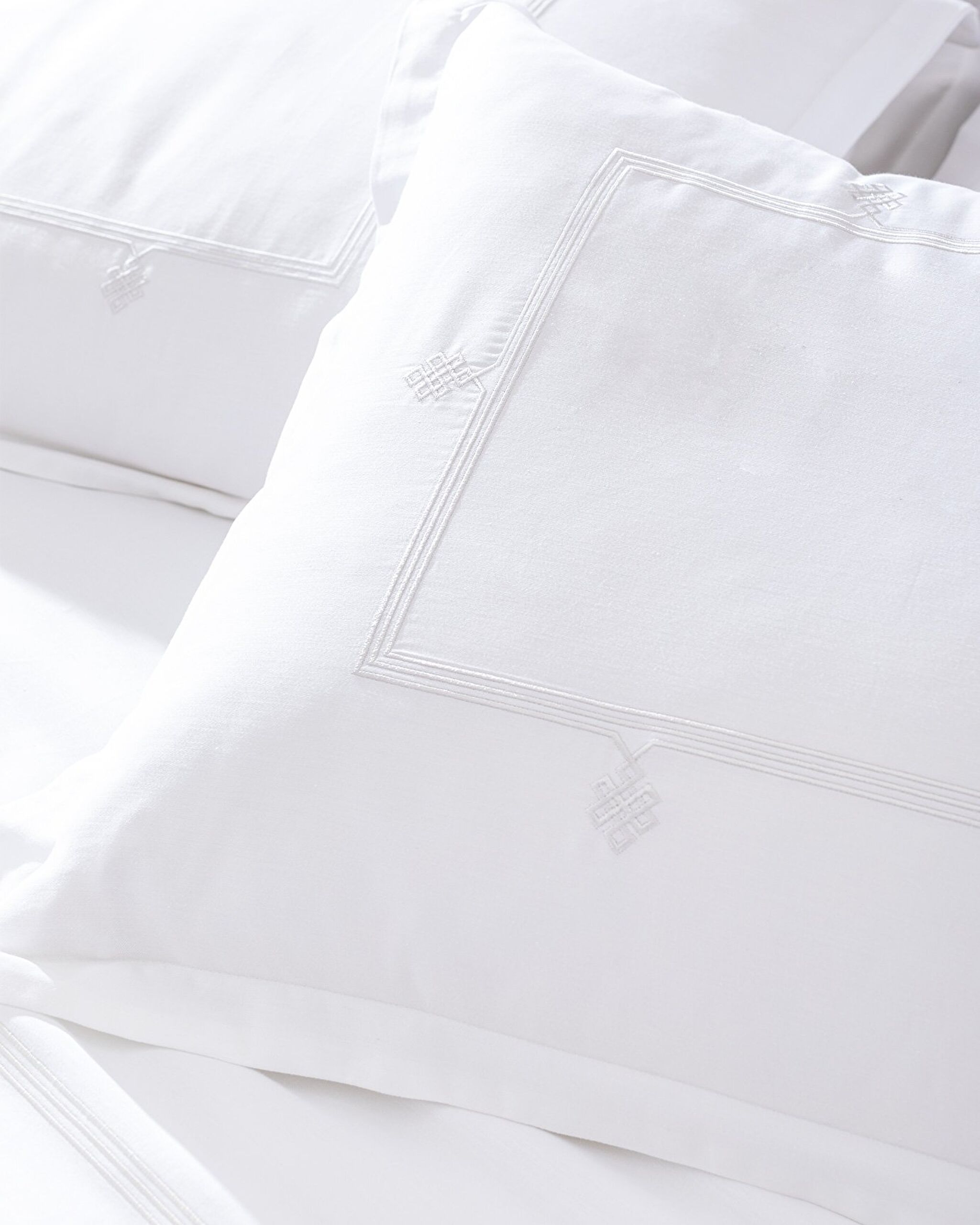 Lilas Çift Kişilik Nakışlı Saten Nevresim Takımı - Açık Gri - 3