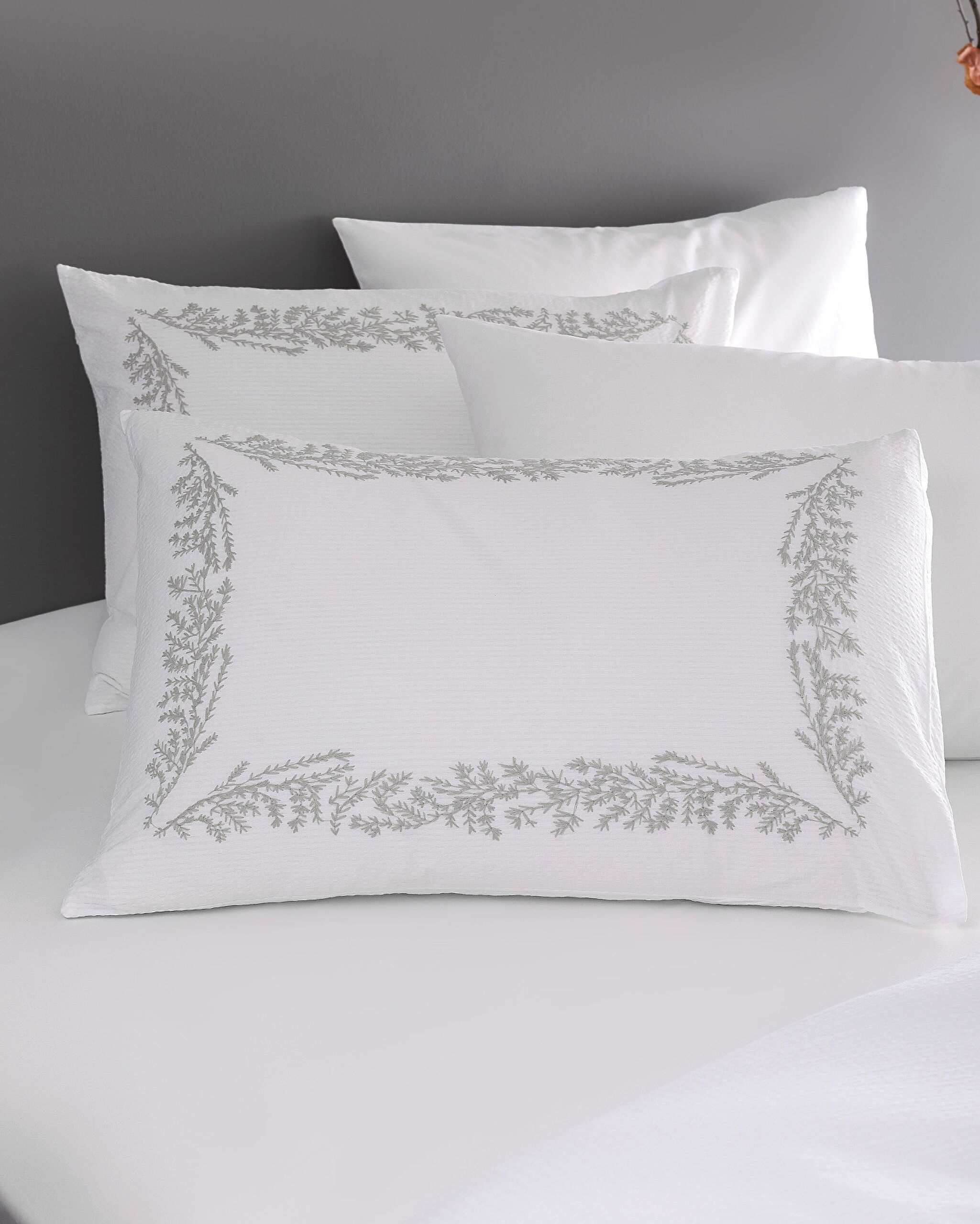 ⁠ Linda Double Size Duvet Cover Set - Embroidered Washed Seersucker_2}