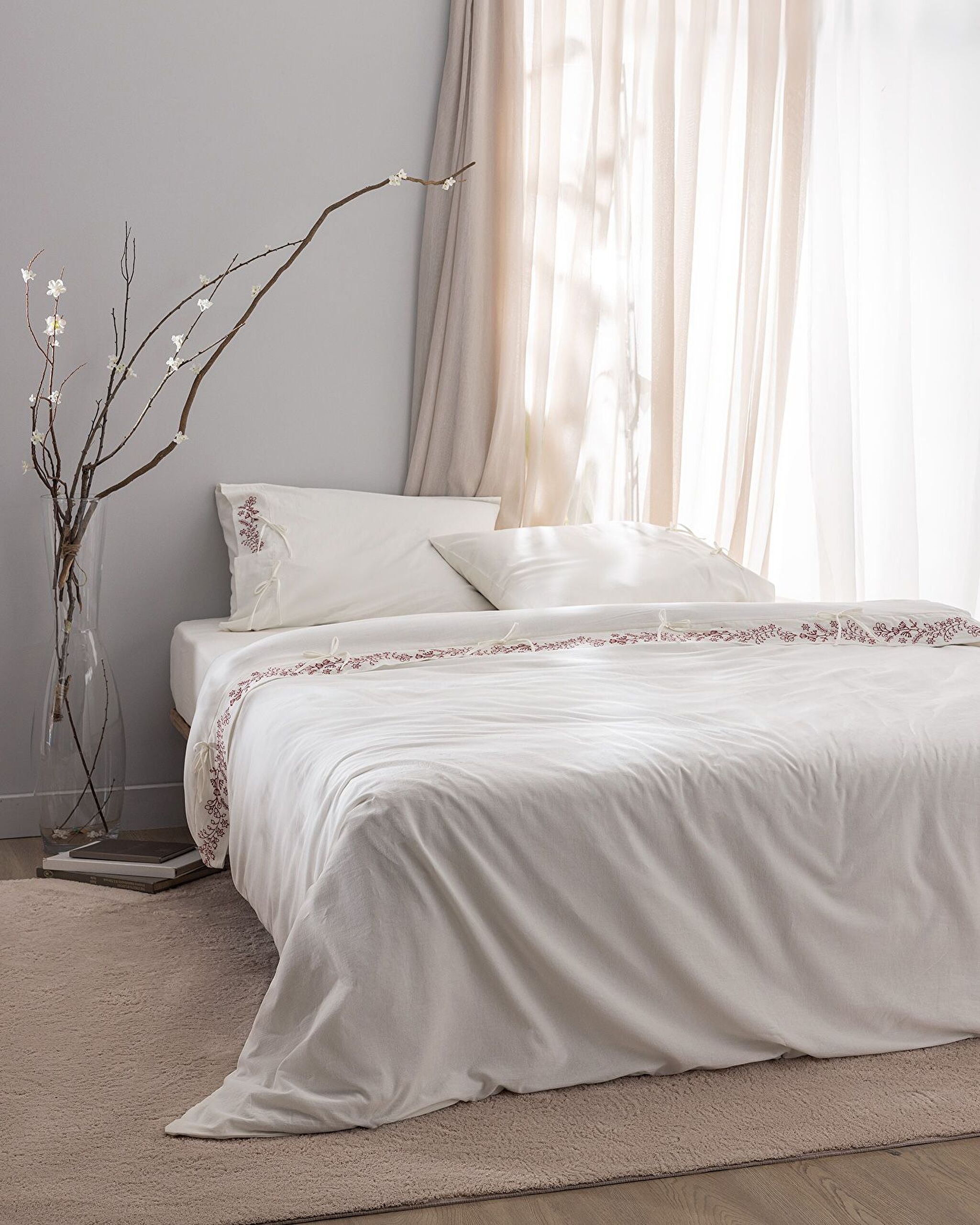 Ensemble de housse de couette nouée 100 % coton Relief King Size - Écru/Rouge - 0