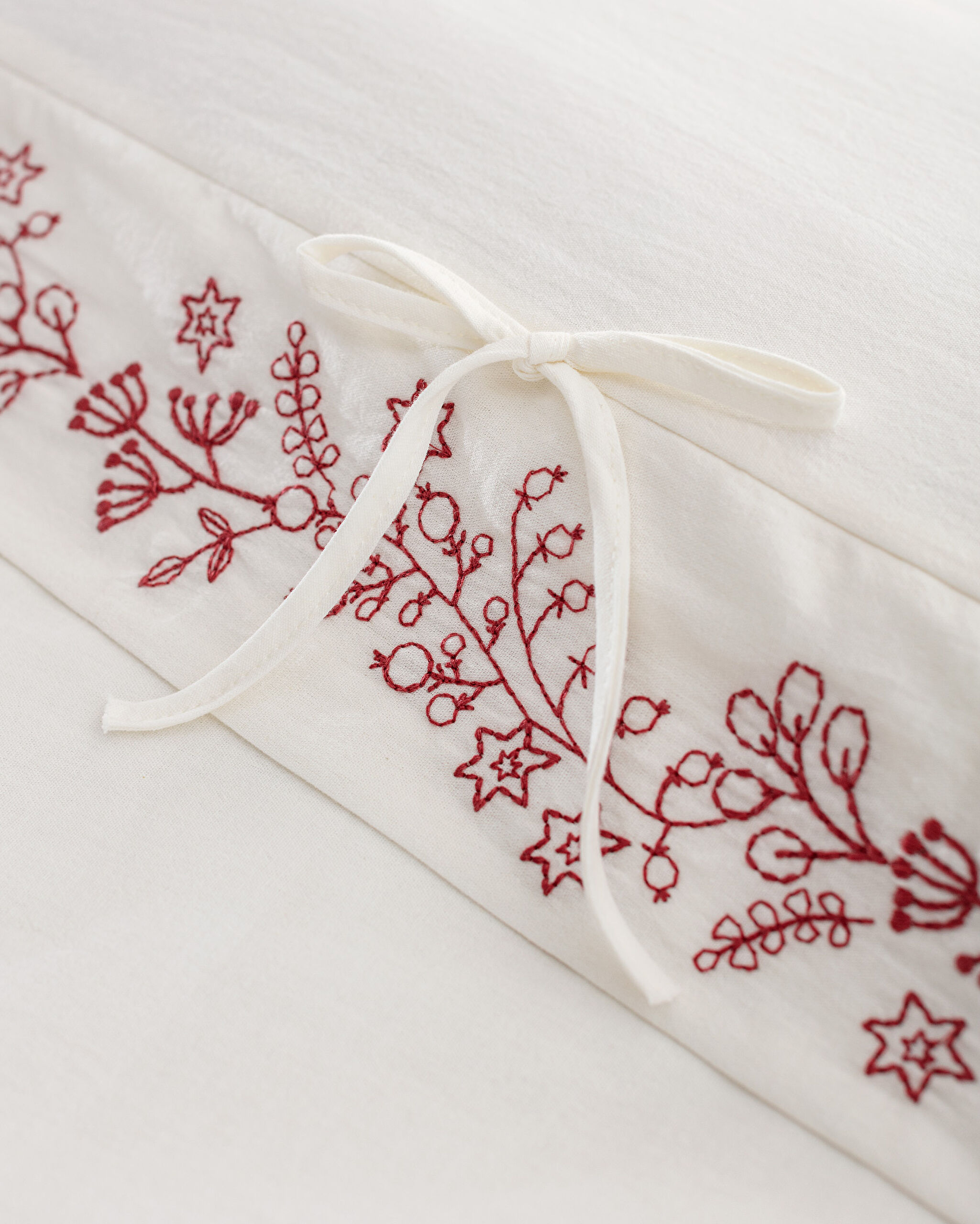 Ensemble de housse de couette nouée 100 % coton Relief King Size - Écru/Rouge - 5