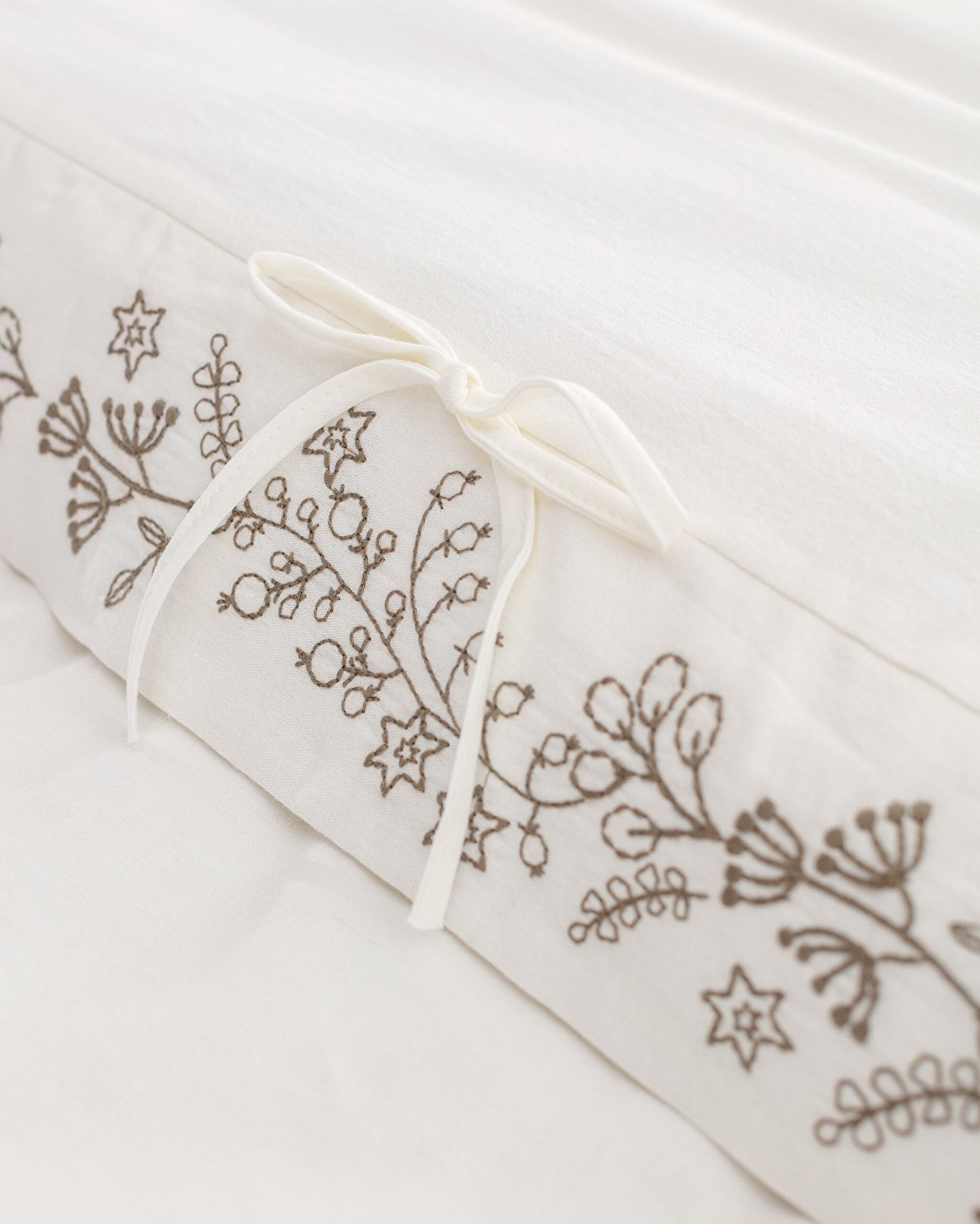 Parure de lit King Size 100 % coton avec housse de couette nouée - Écru/Kaki - 5