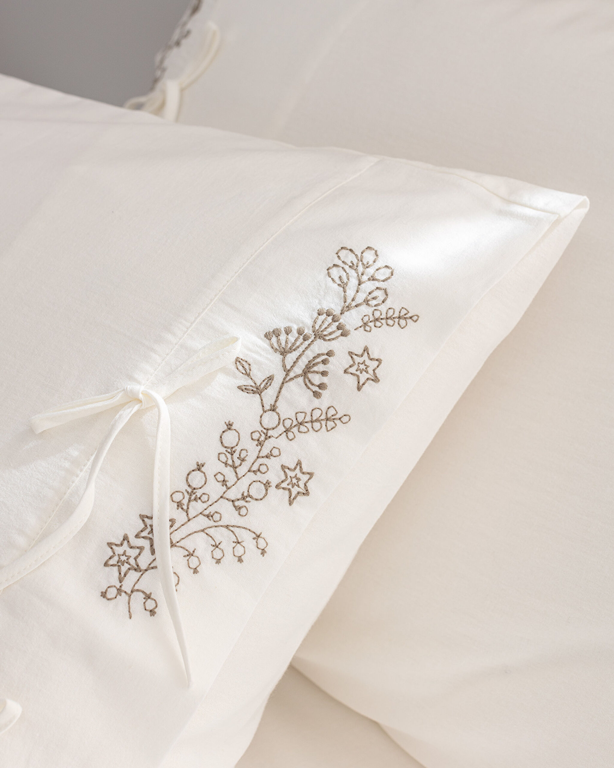 Parure de lit King Size 100 % coton avec housse de couette nouée - Écru/Kaki - 6