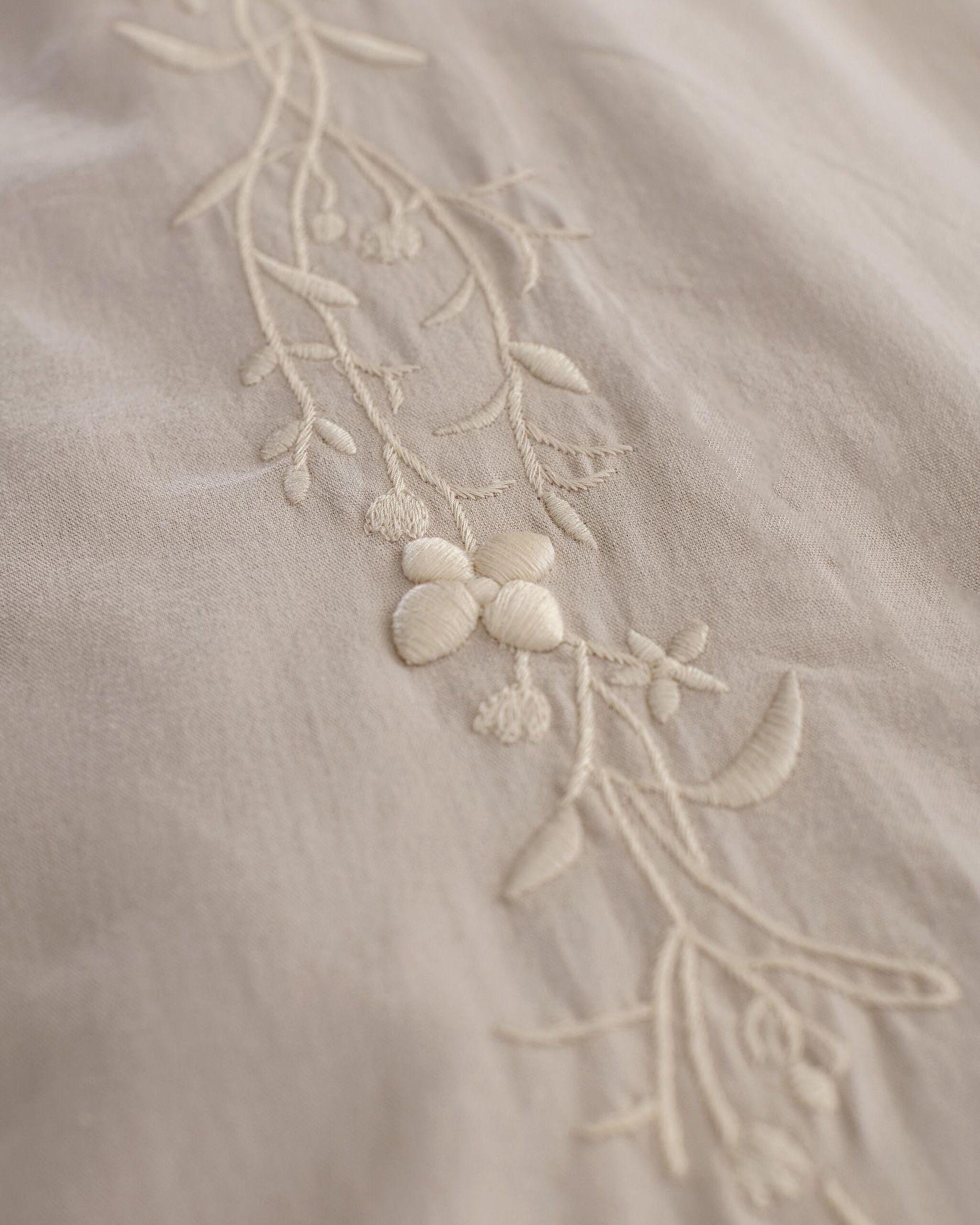 Ensemble de housse de couette brodée 100 % coton King Size Loris - Beige - 6