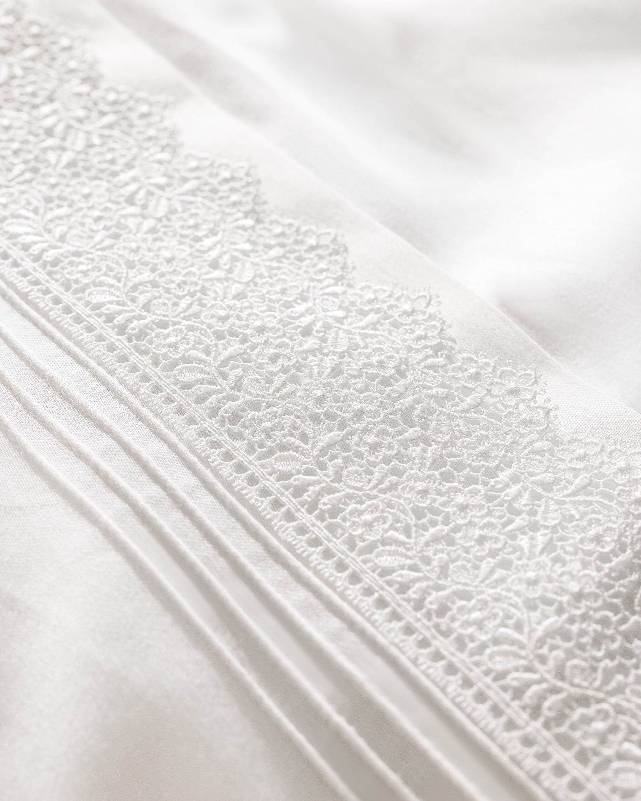 Ensemble de housse de couette en satin brodé 100 % coton King Size Magou - Blanc - 2