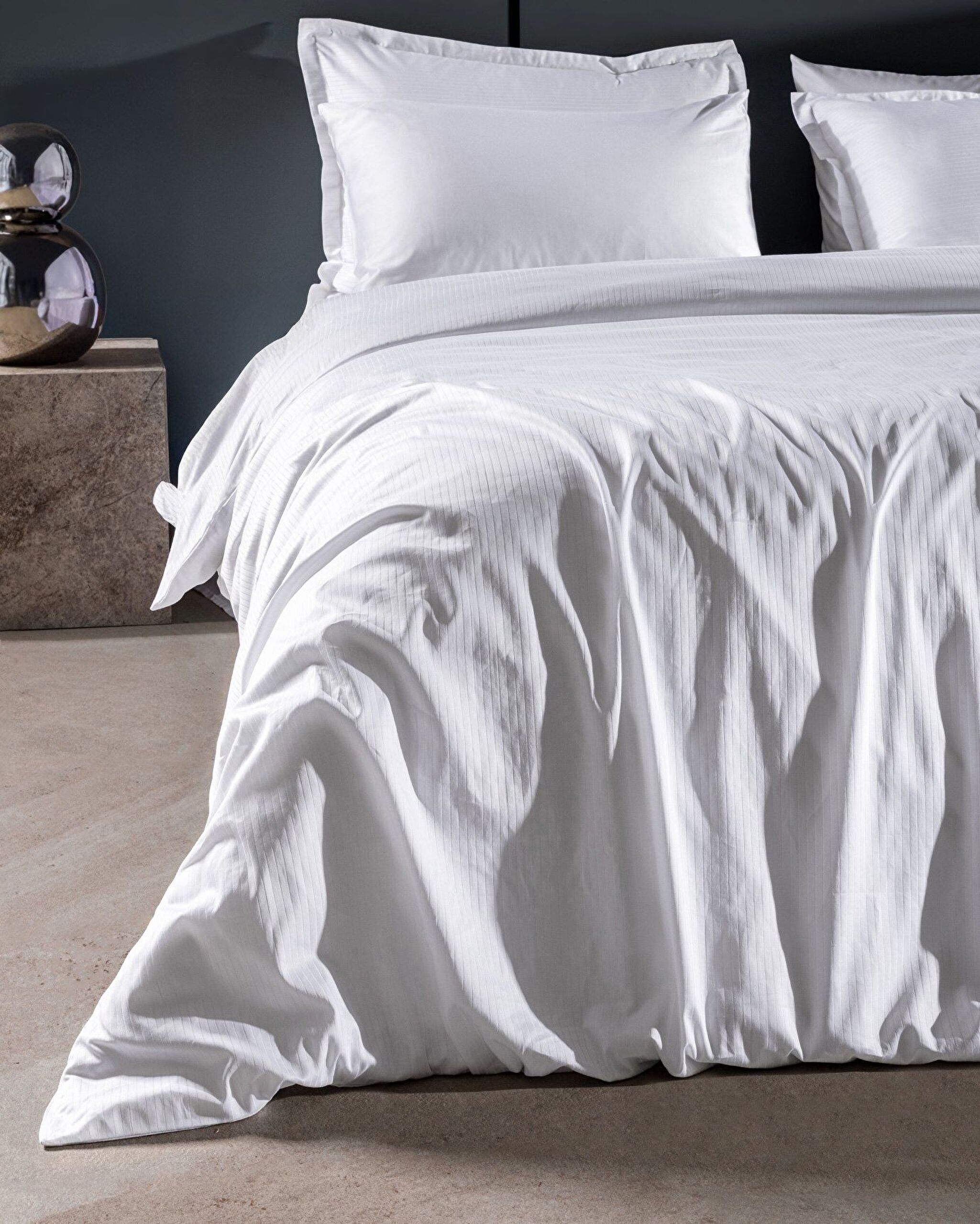 Thalie Kıng Sıze Strıped Satın Duvet Cover Set - 2