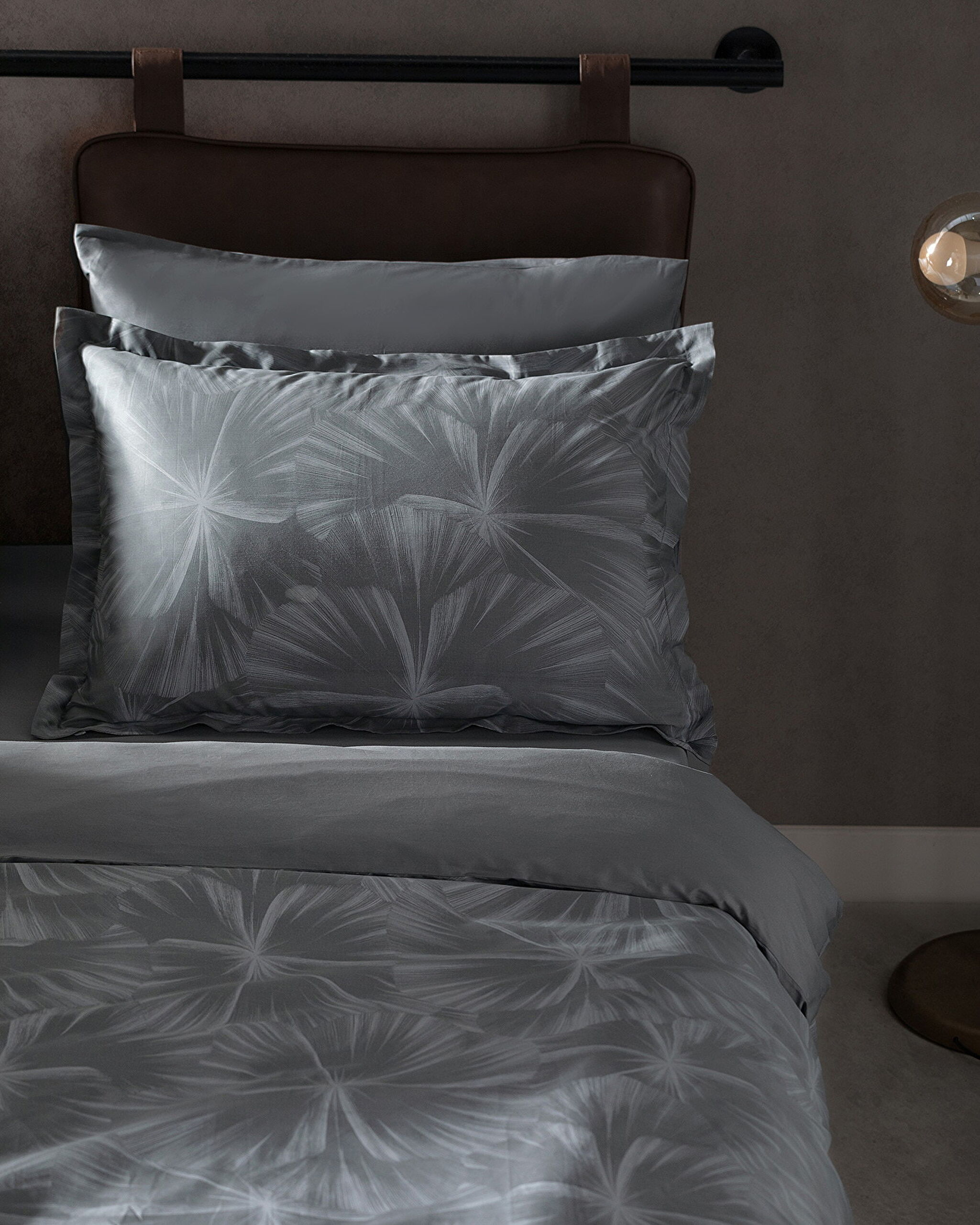 Parure de lit Padget King Size imprimée en satin 300 fils - 1