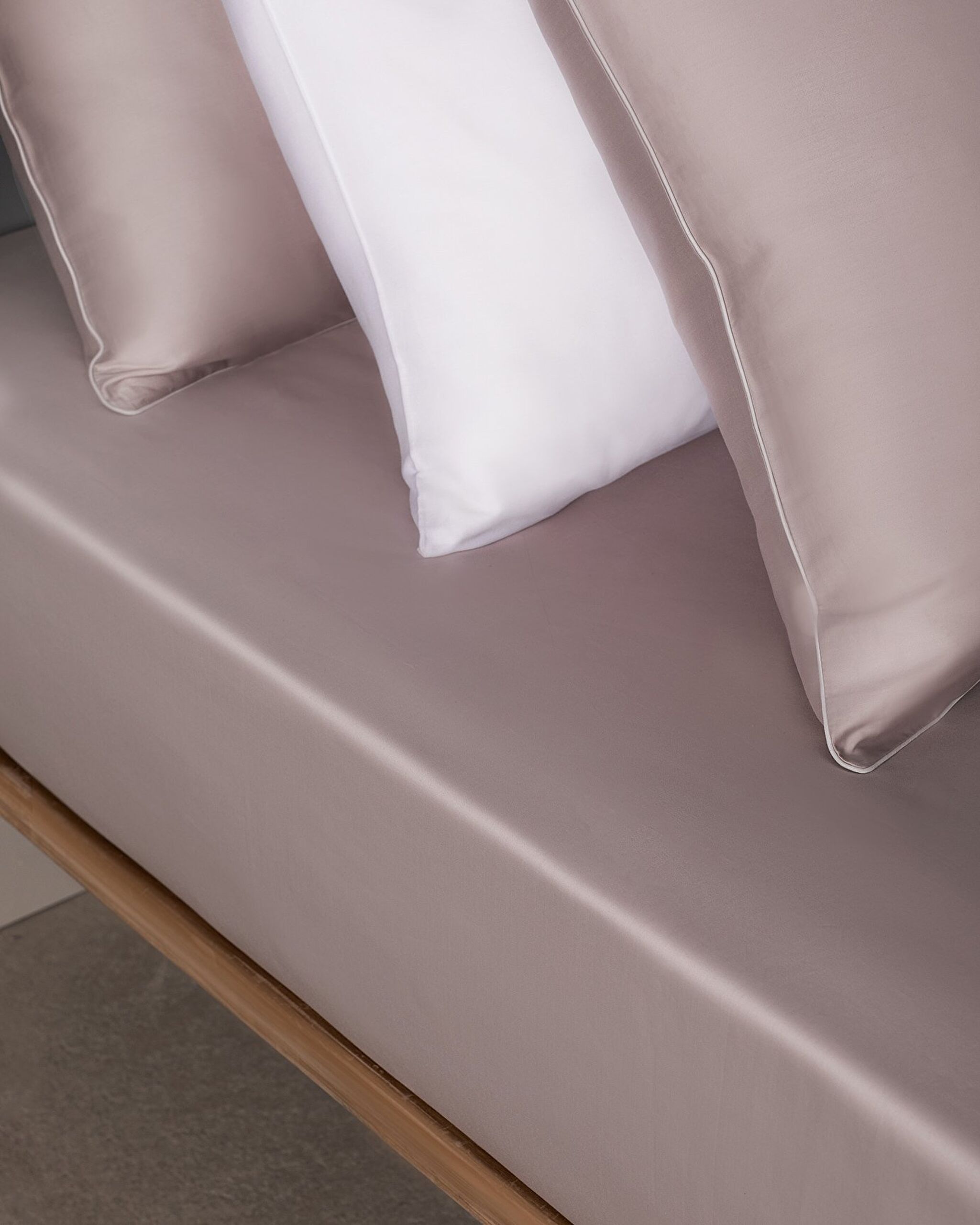 ⁠ Alicia King Size Piping Luxury Satin Duvet Cover Set_2}