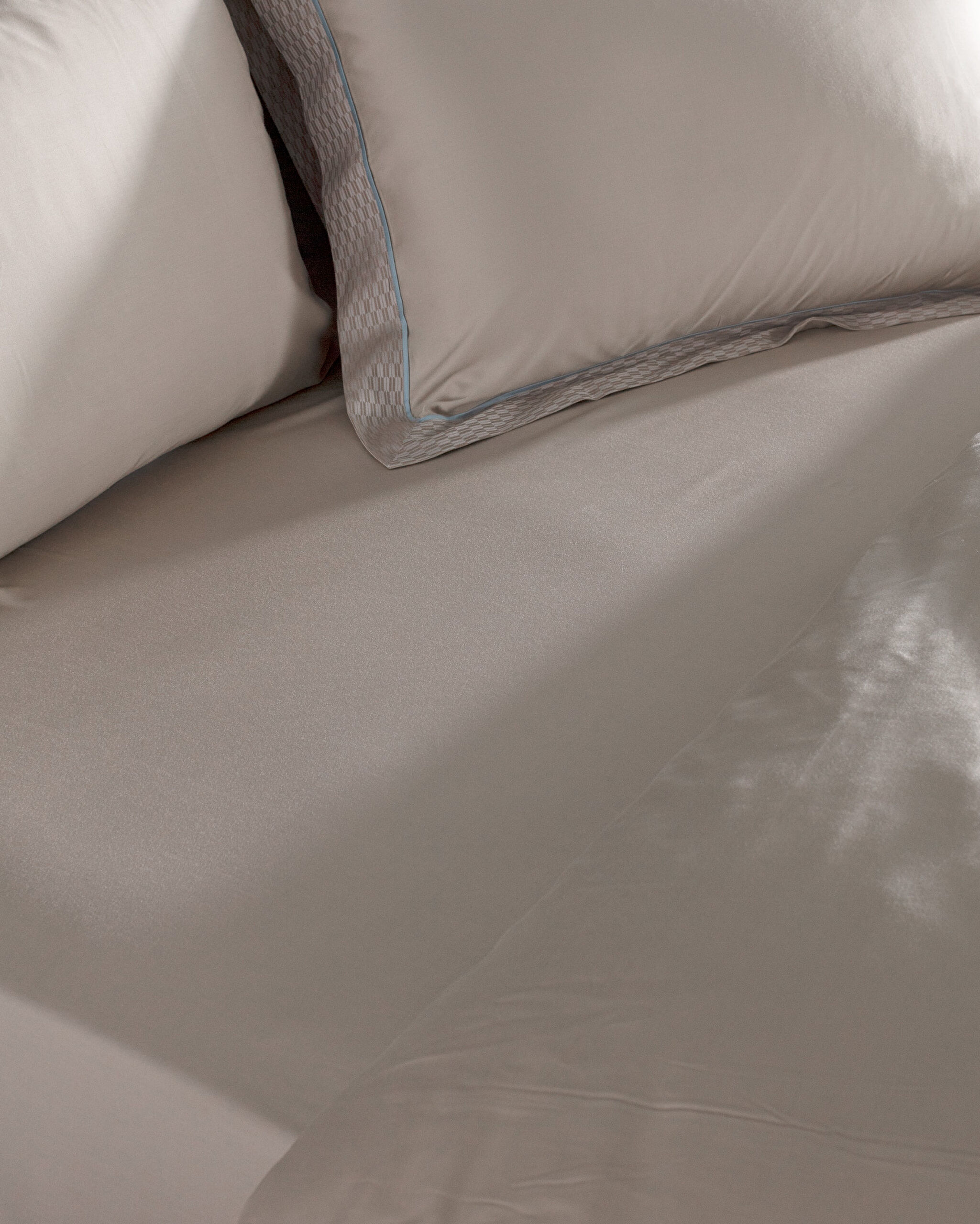 Ensemble de housse de couette en satin de bambou pour lit king size Calore - Beige - 5