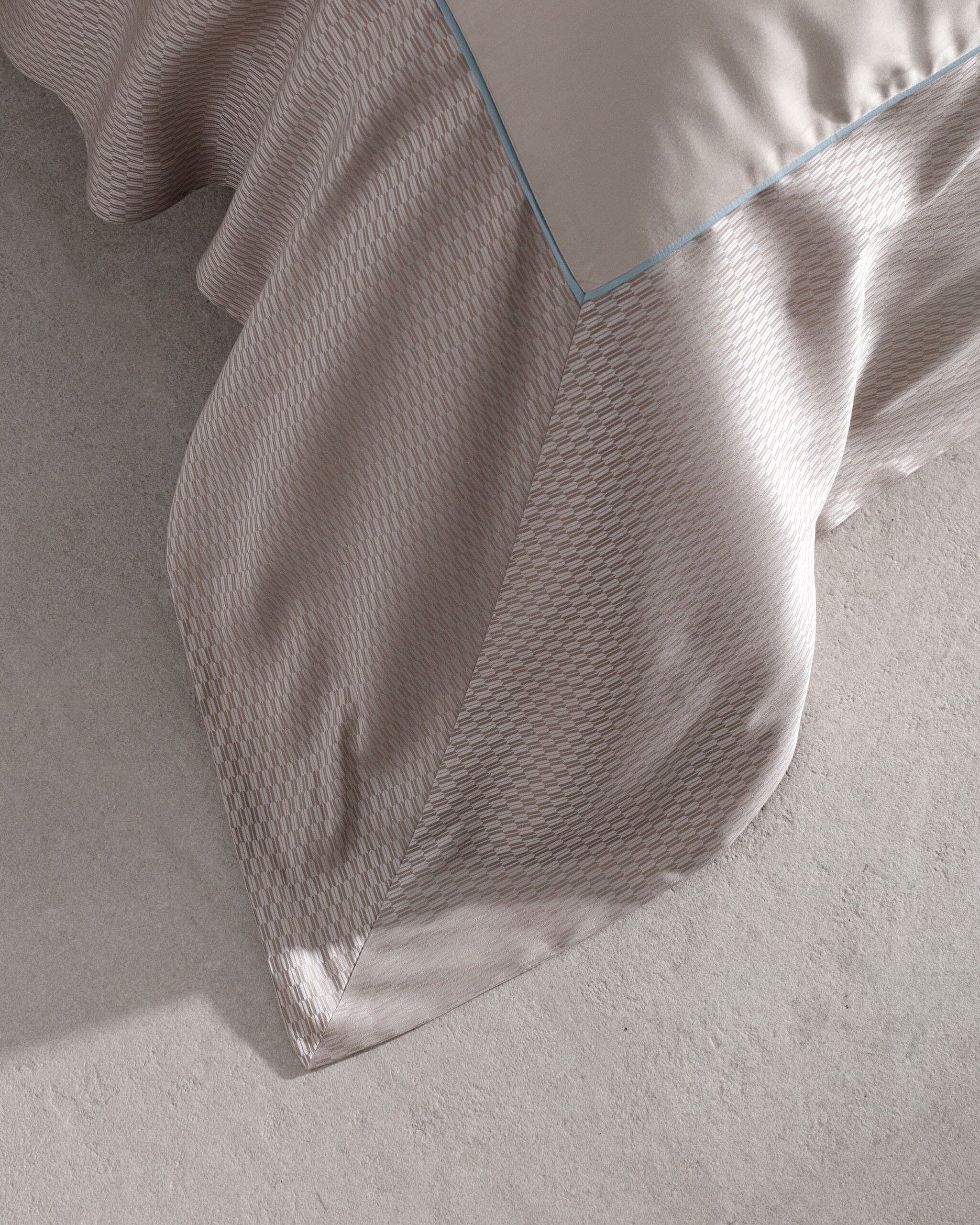 Ensemble de housse de couette en satin de bambou pour lit king size Calore - Beige - 2