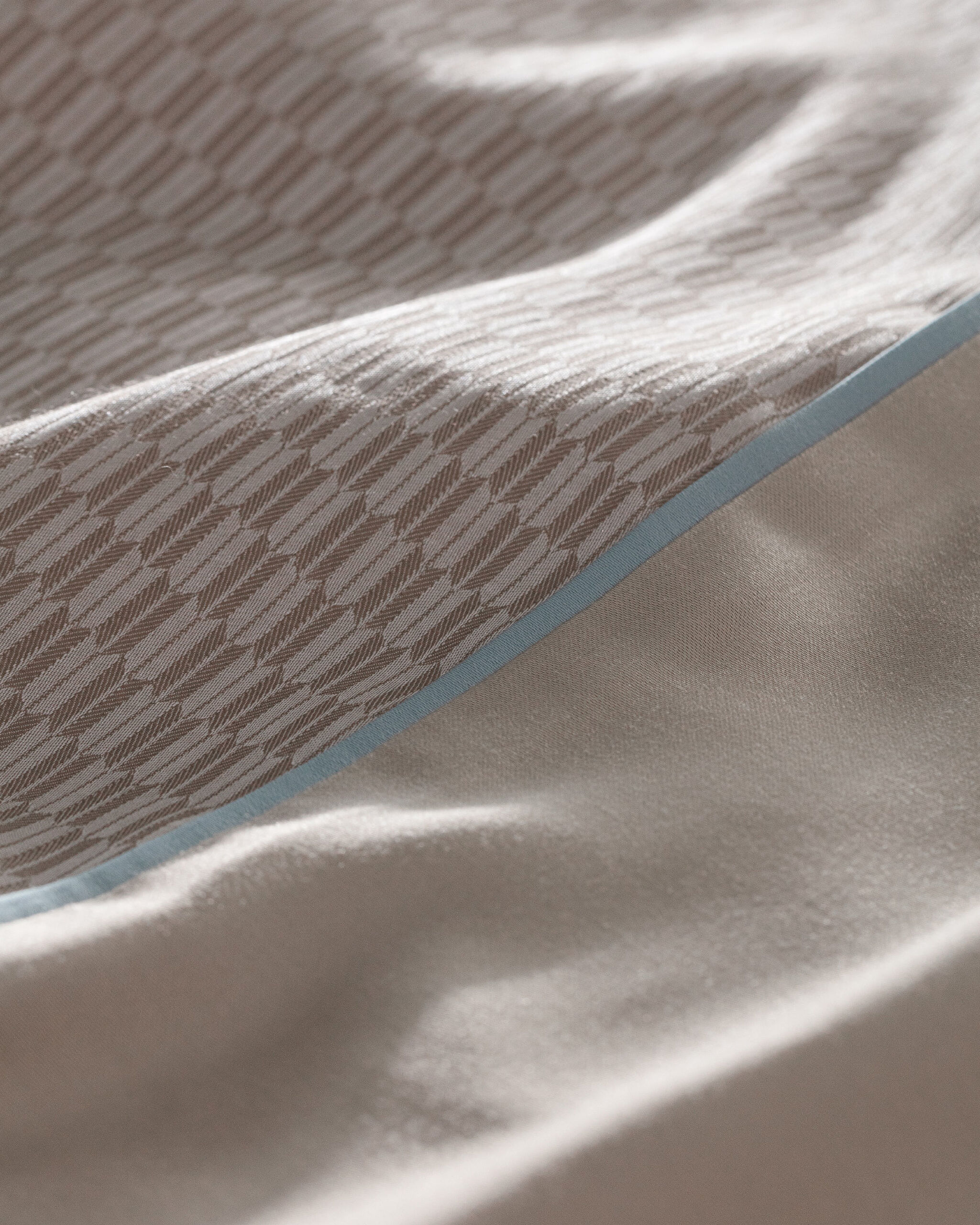 Ensemble de housse de couette en satin de bambou pour lit king size Calore - Beige - 6