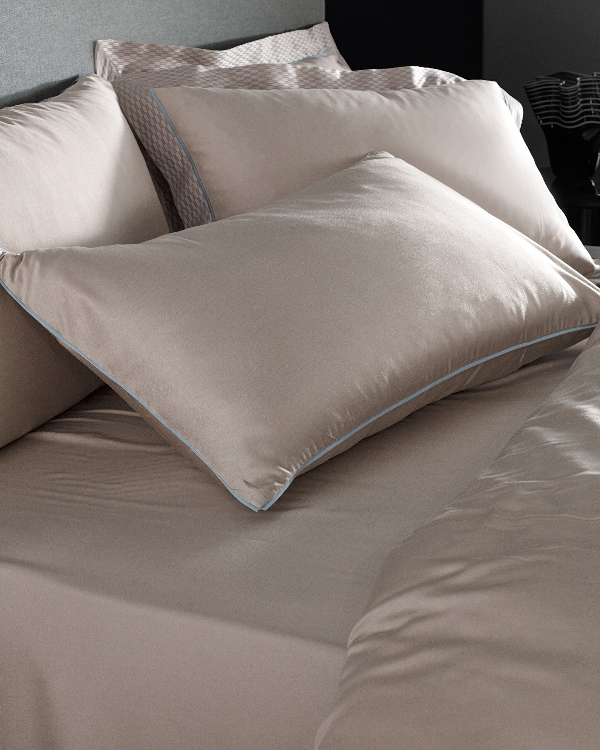 ⁠ Calore King Size Bamboo Satin Duvet Cover Set_4}