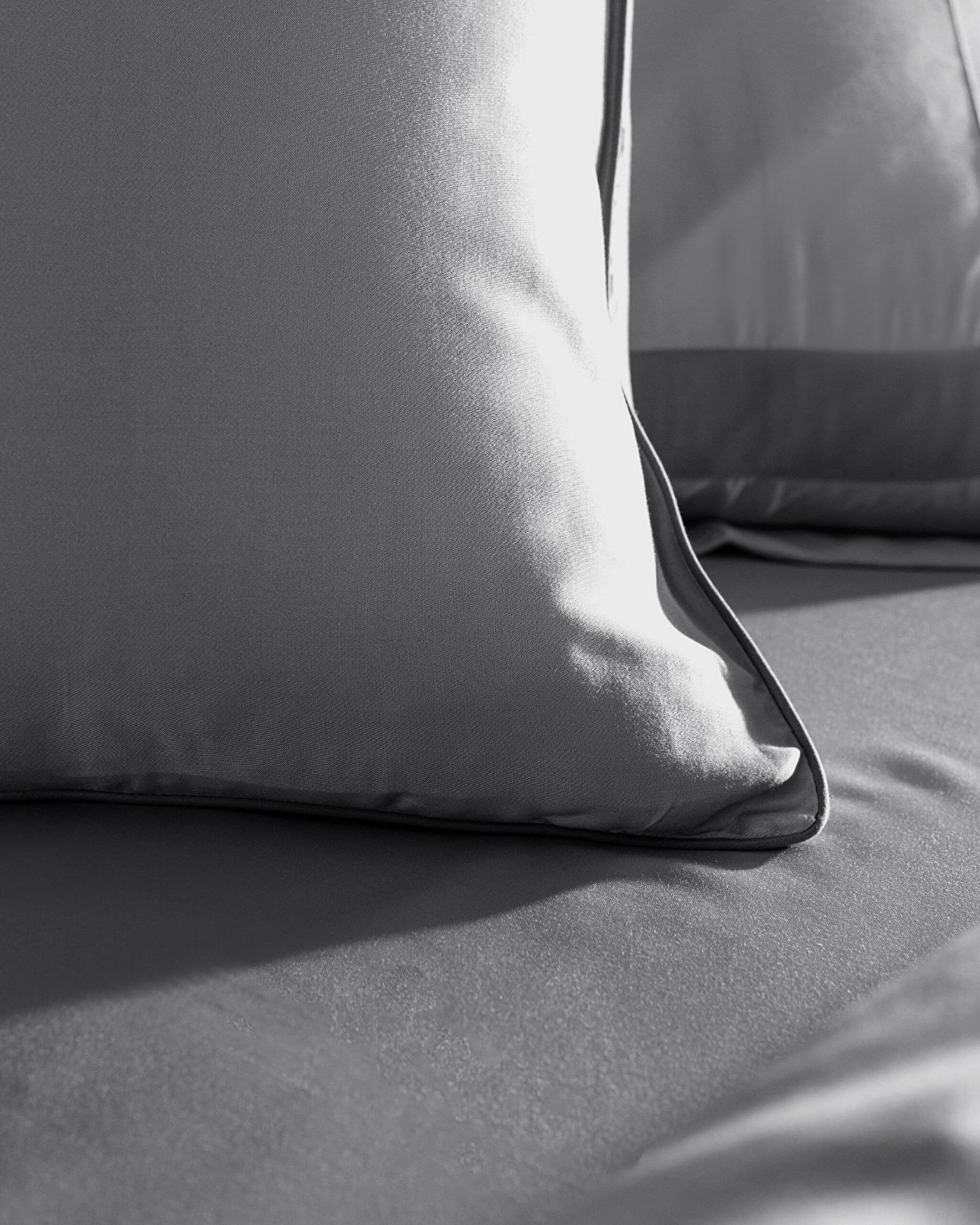 Ensemble de housse de couette en satin de bambou pour lit king size Samoa - Gris - 4