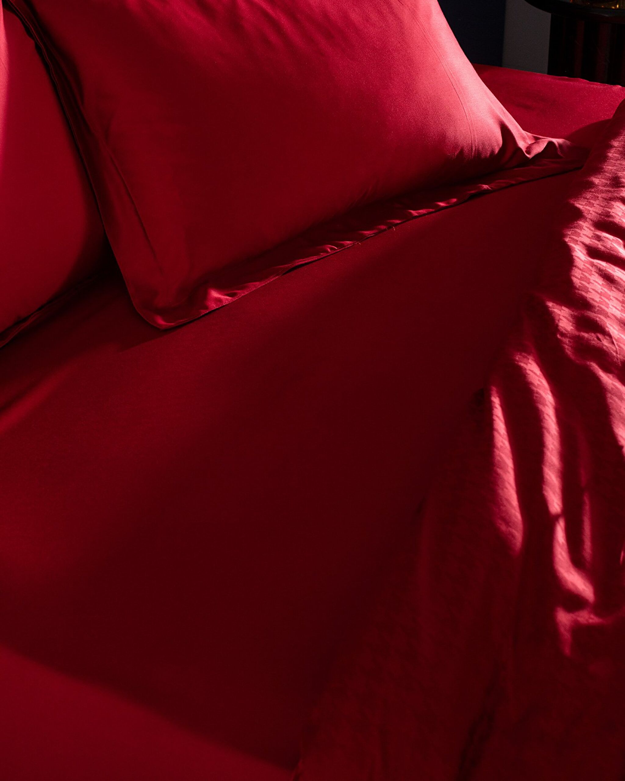 Ensemble de housse de couette en satin de bambou pour lit king size Lune - Rouge - 4