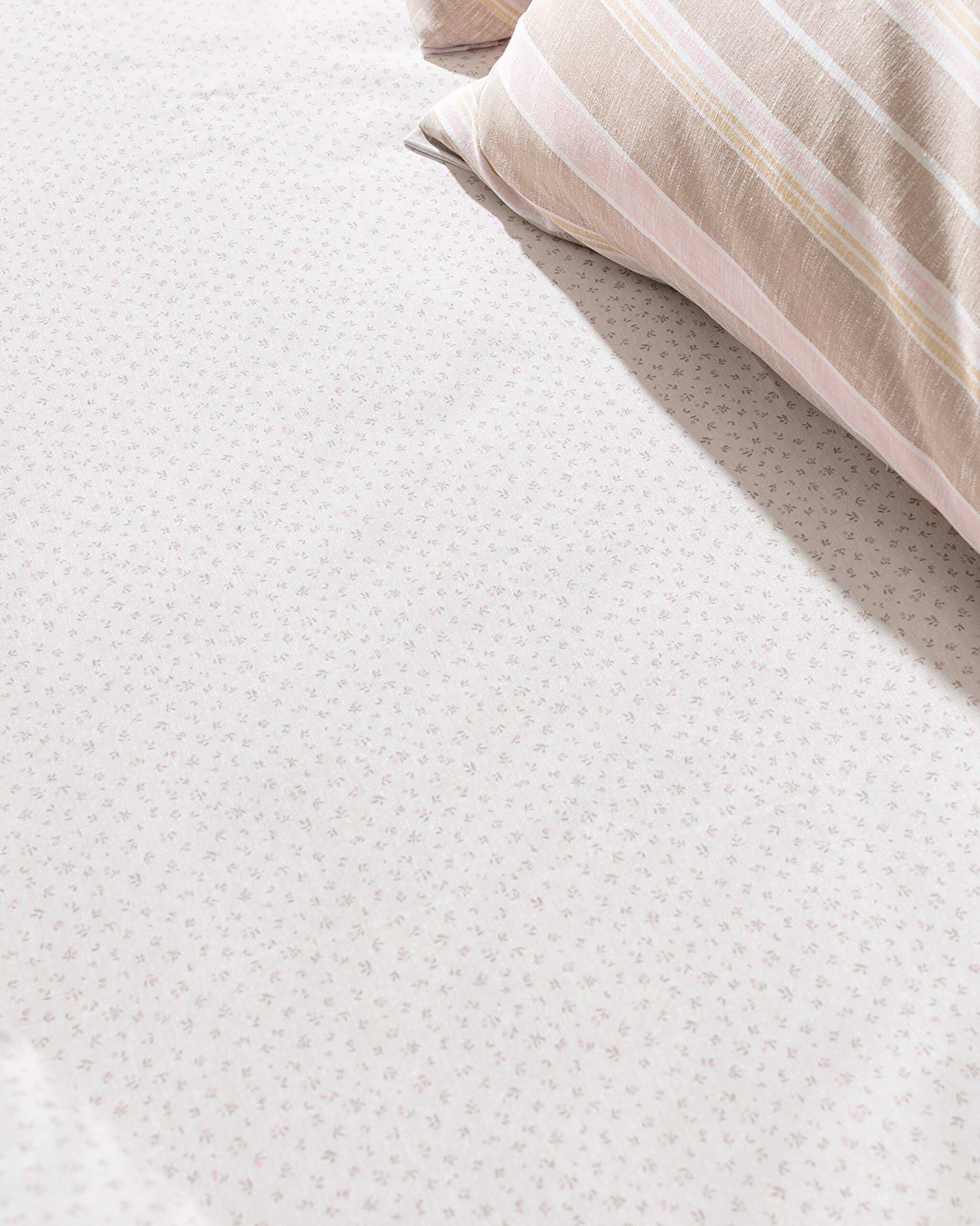 Ensemble de housse de couette imprimée en coton pour très grand lit Darvell - Beige - 5