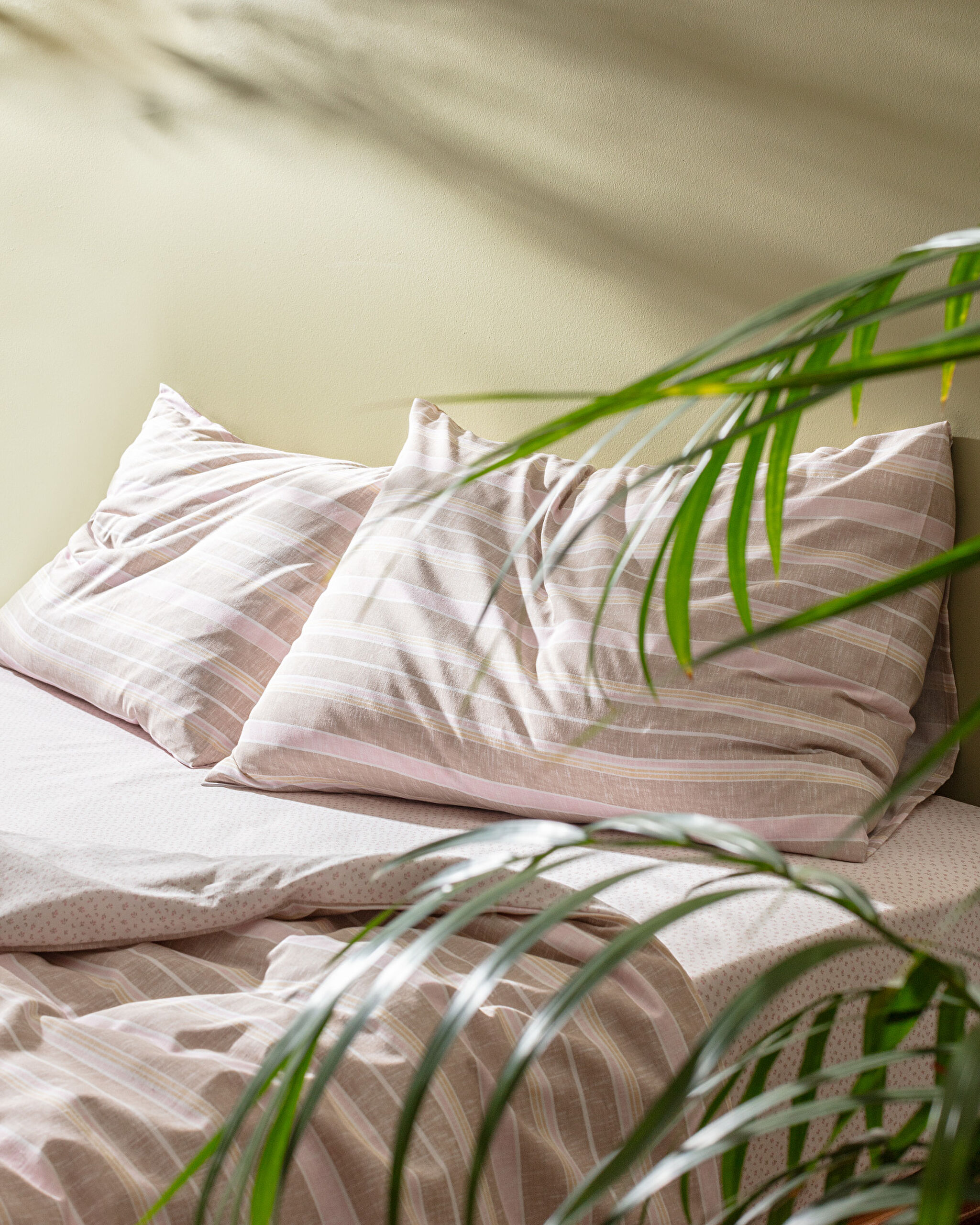 Ensemble de housse de couette imprimée en coton pour très grand lit Darvell - Beige - 2