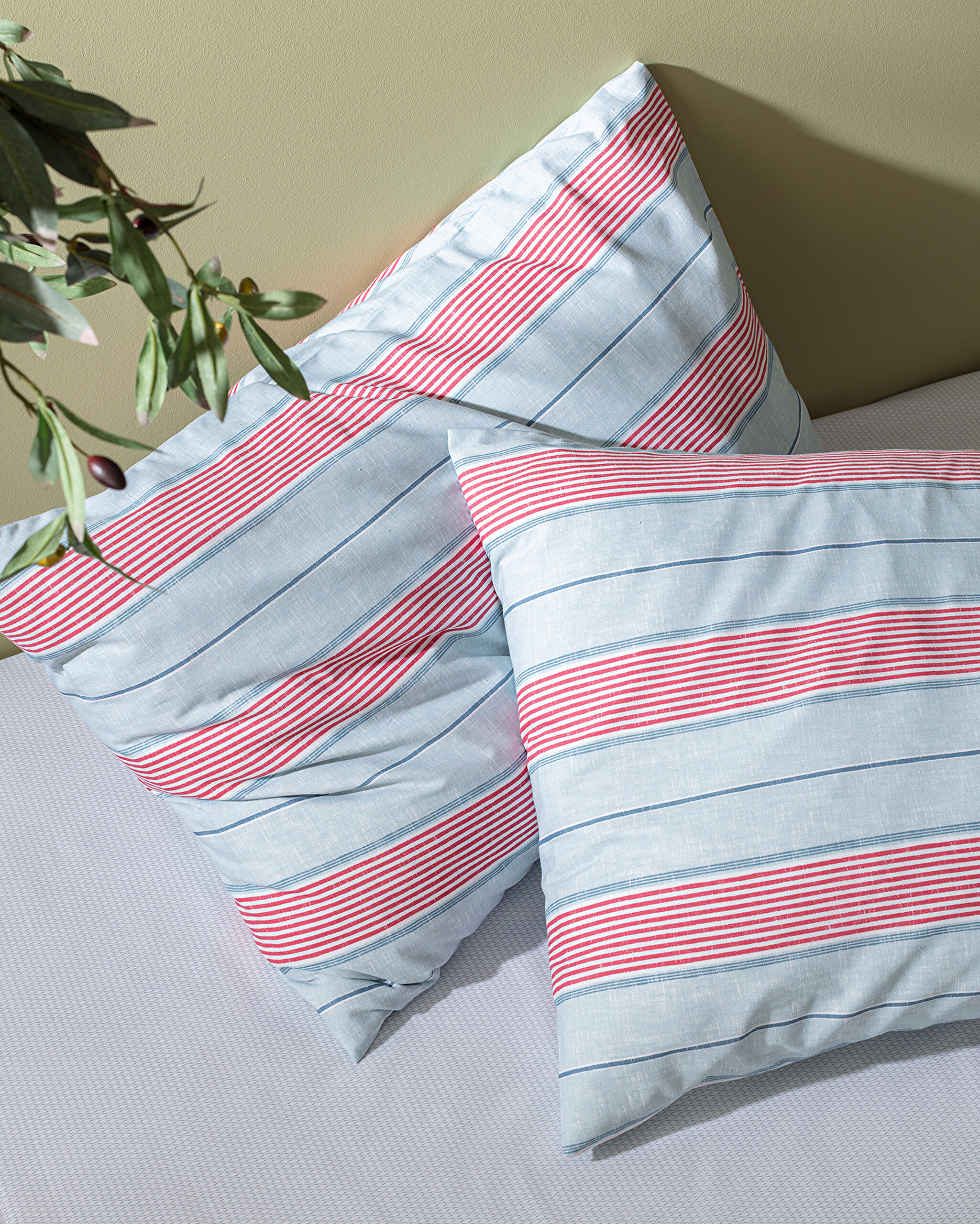 Ensemble de housse de couette imprimé en coton Marc King Size - Bleu/Rouge - 4