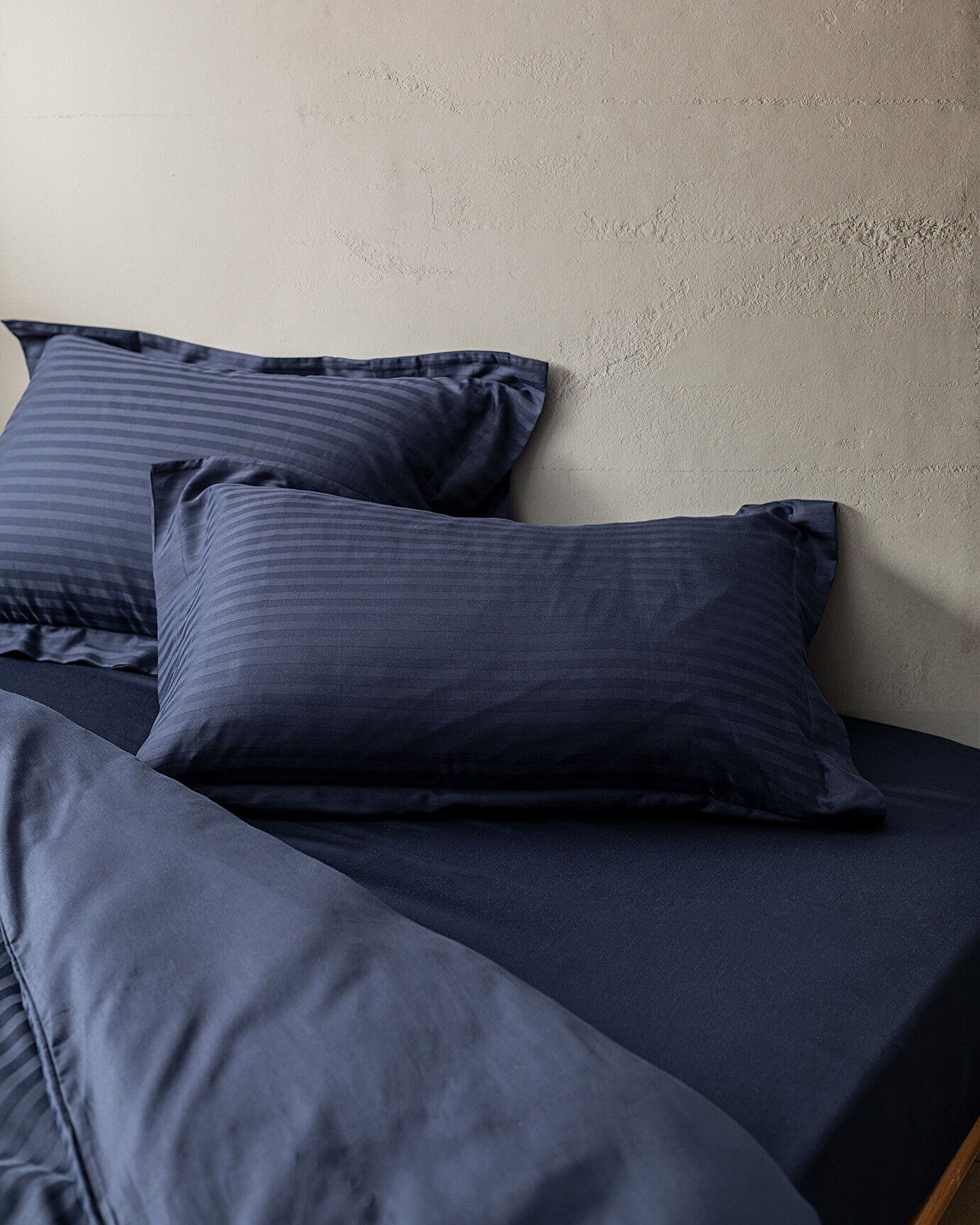 Elicia King Size Striped Satin Duvet Cover Set - 2