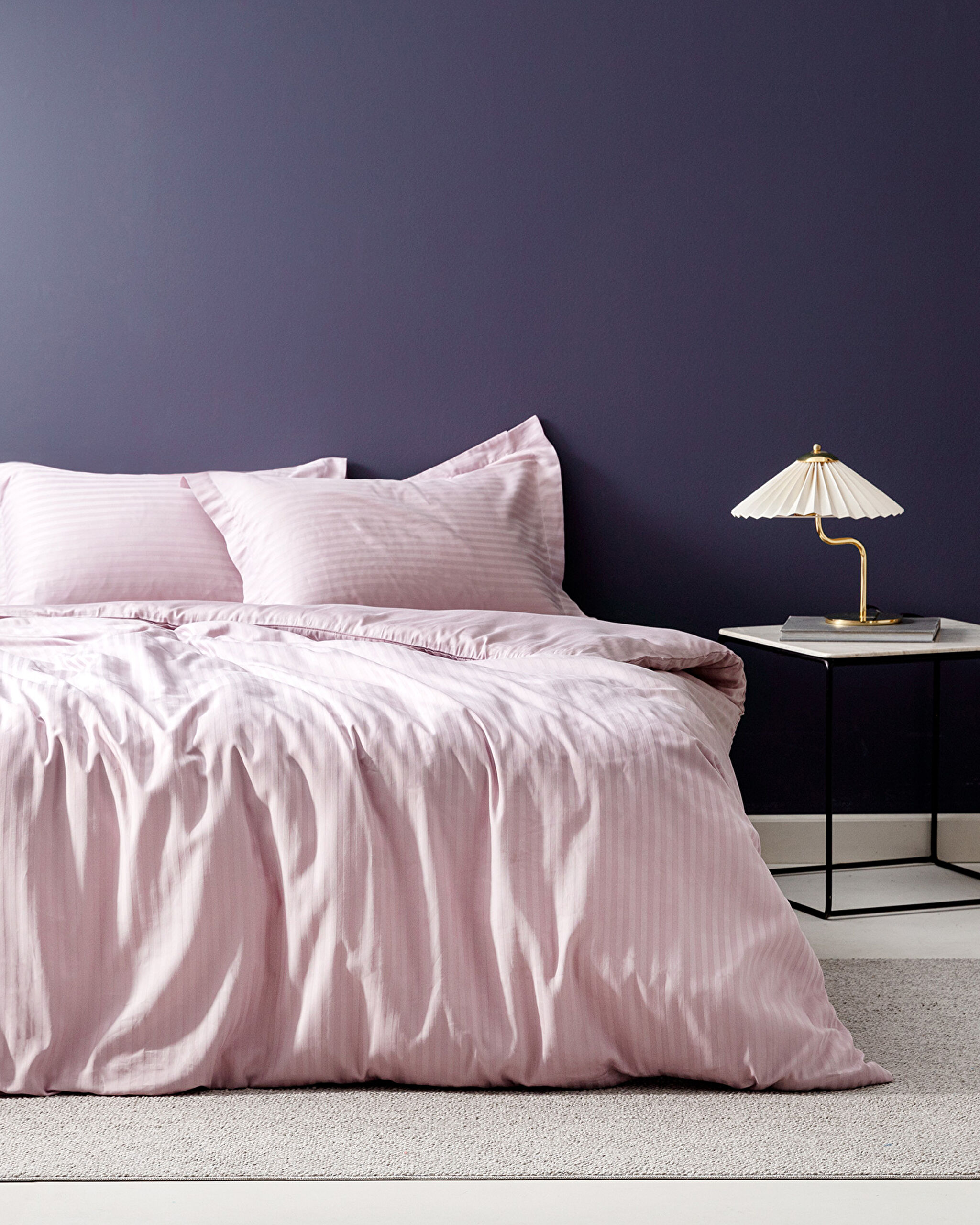 ⁠ Elicia Super King Striped Satin Duvet Cover Set_0}