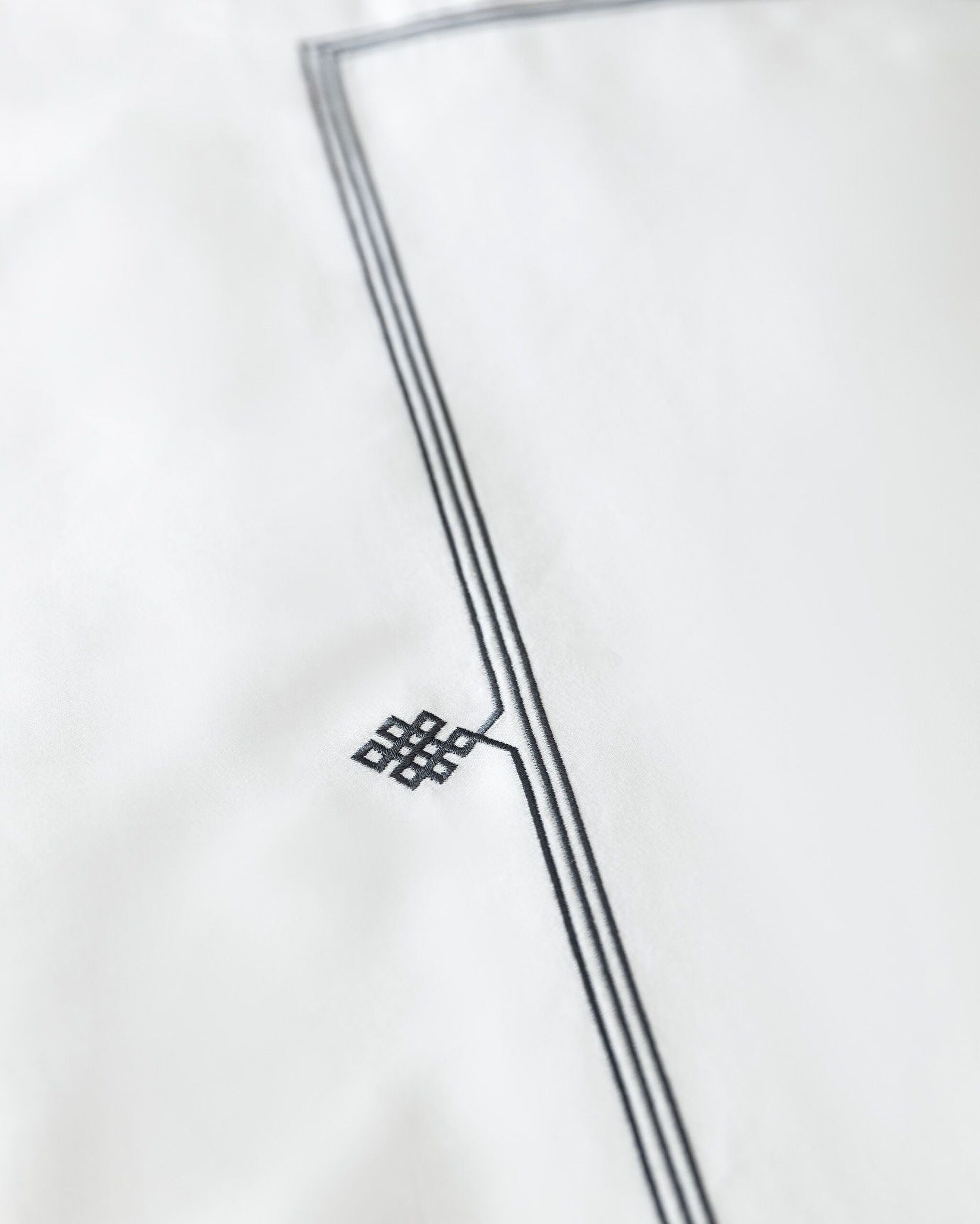 Lilas Family Size Embroidered Duvet Cover Set - Satin - 6