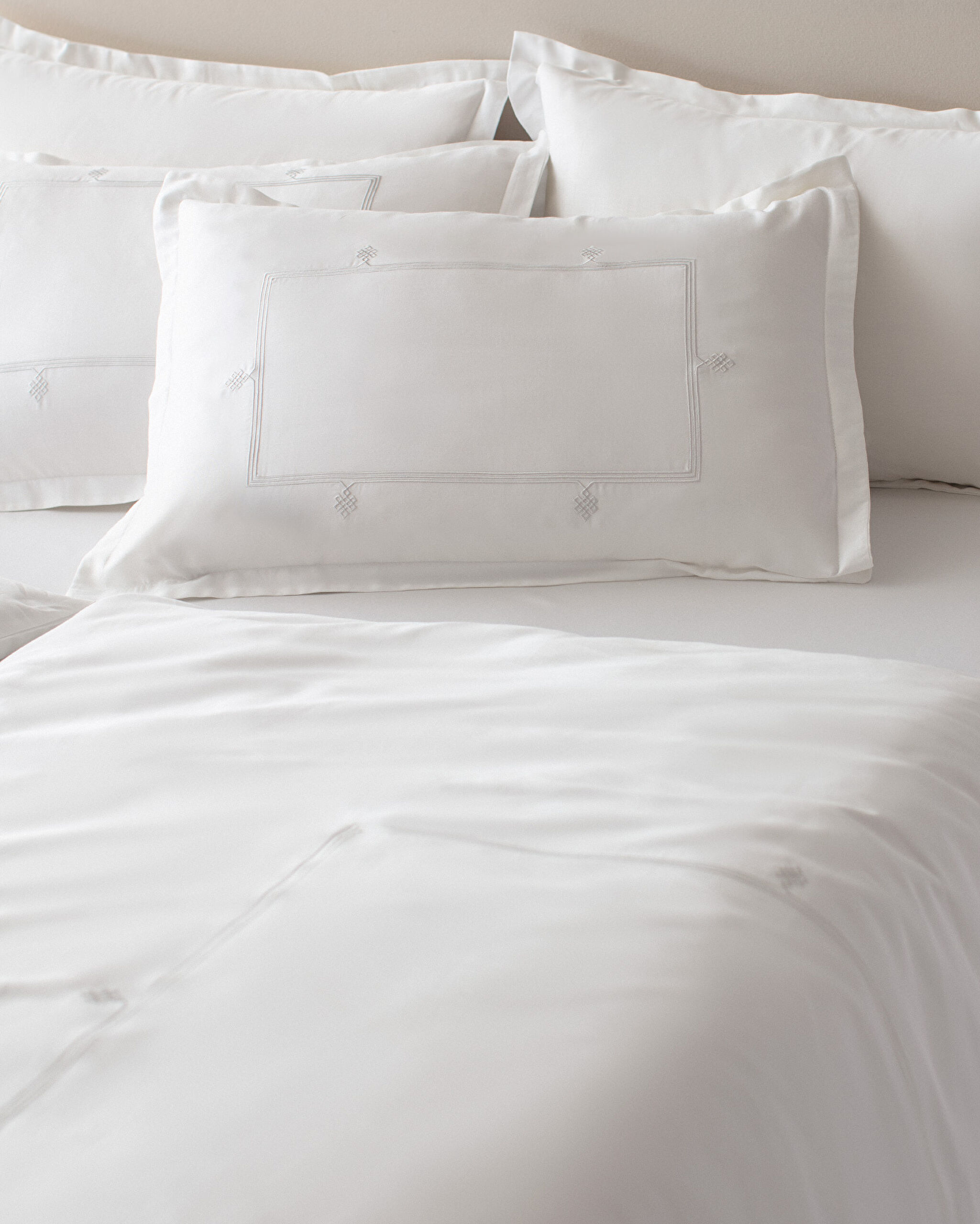 Ensemble de housse de couette en satin brodé taille familiale Lilas - Gris clair - 2