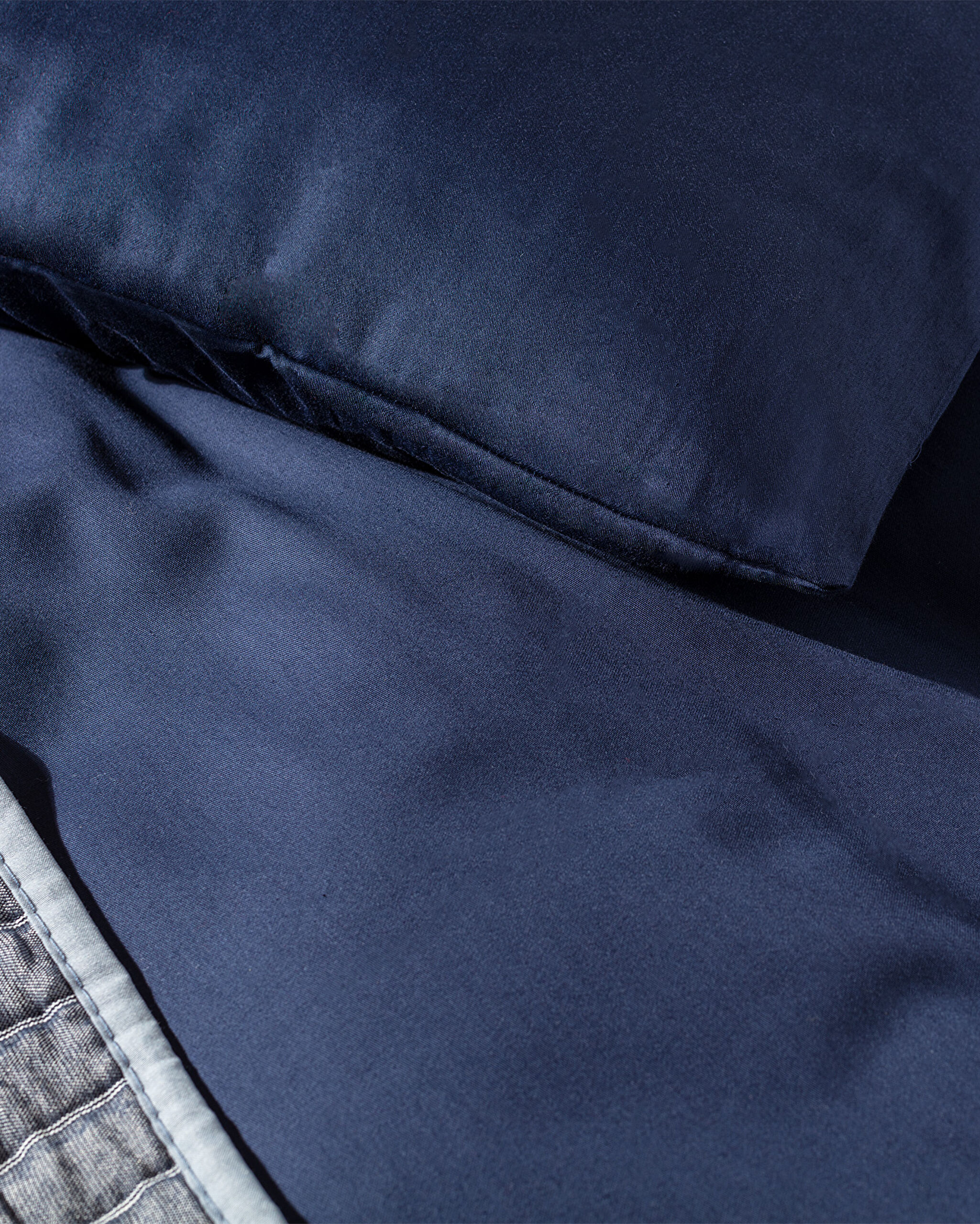 Ensemble Housse de Couette Brodée Taille Familiale Jacinthe - Satin - Collection Yat - 4