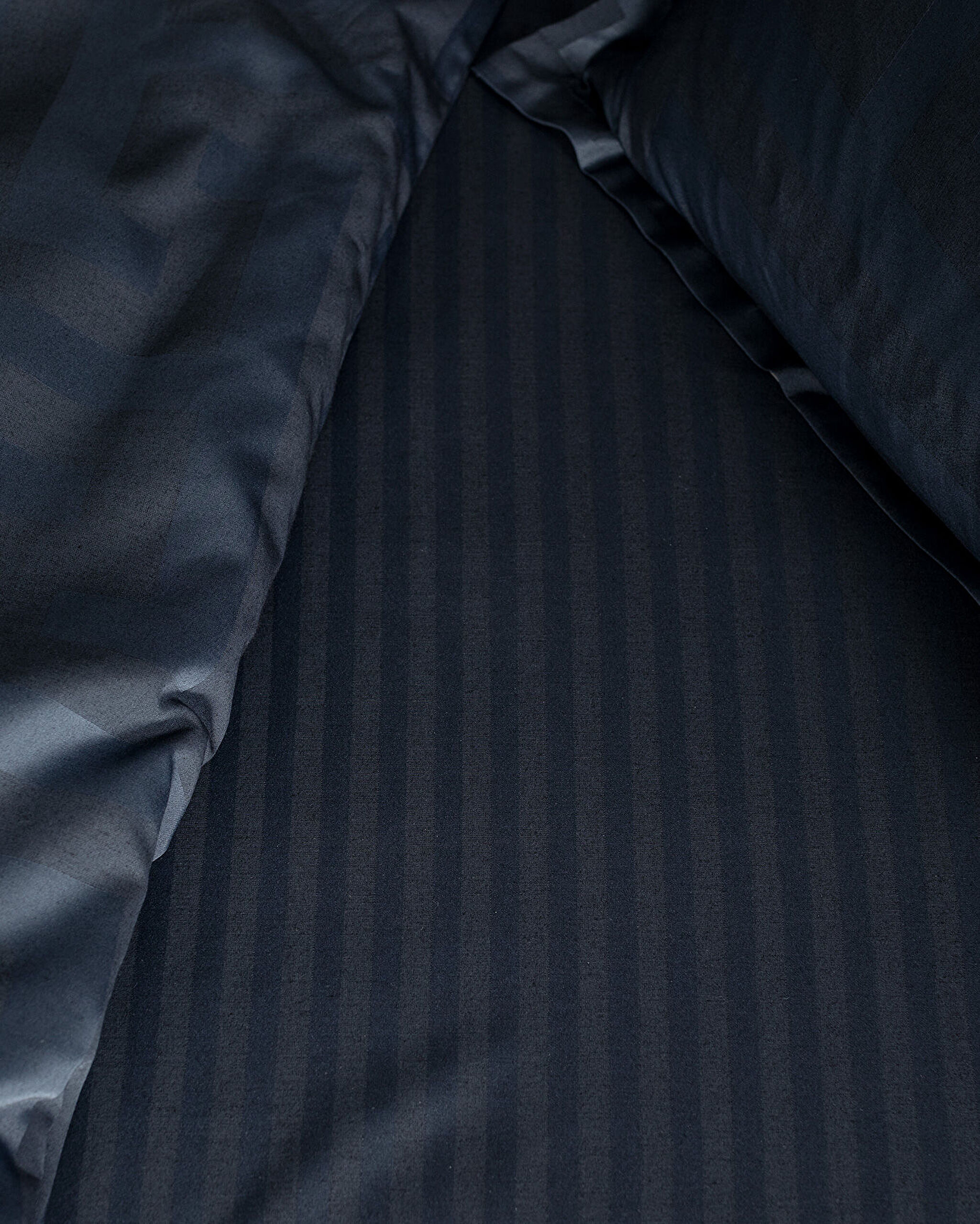 Belda Family Size Duvet Cover Set - Jacquard Satin - 3