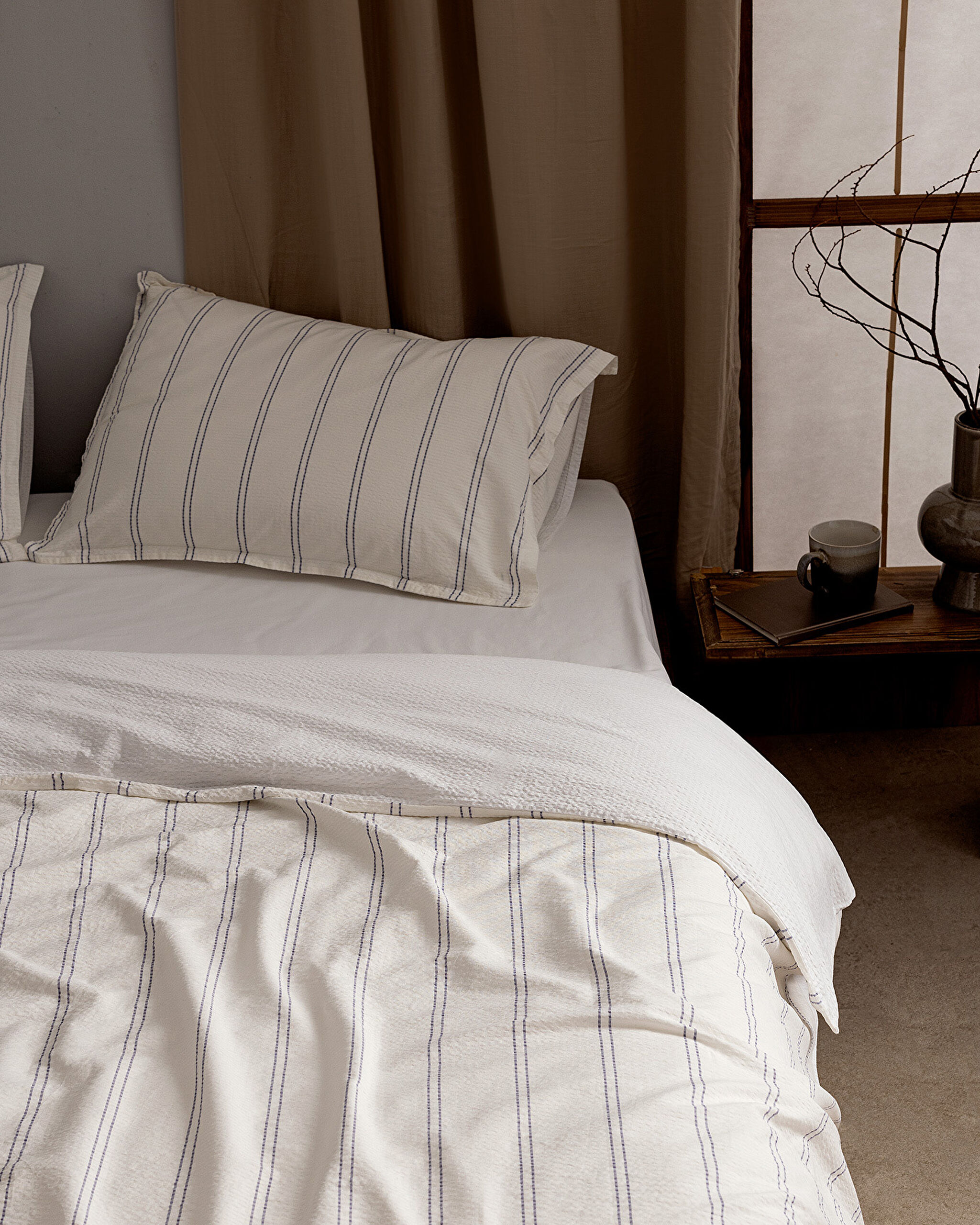 Ensemble de housse de couette en seersucker lavé 100 % coton à rayures Linda - Blanc/Indigo - 2