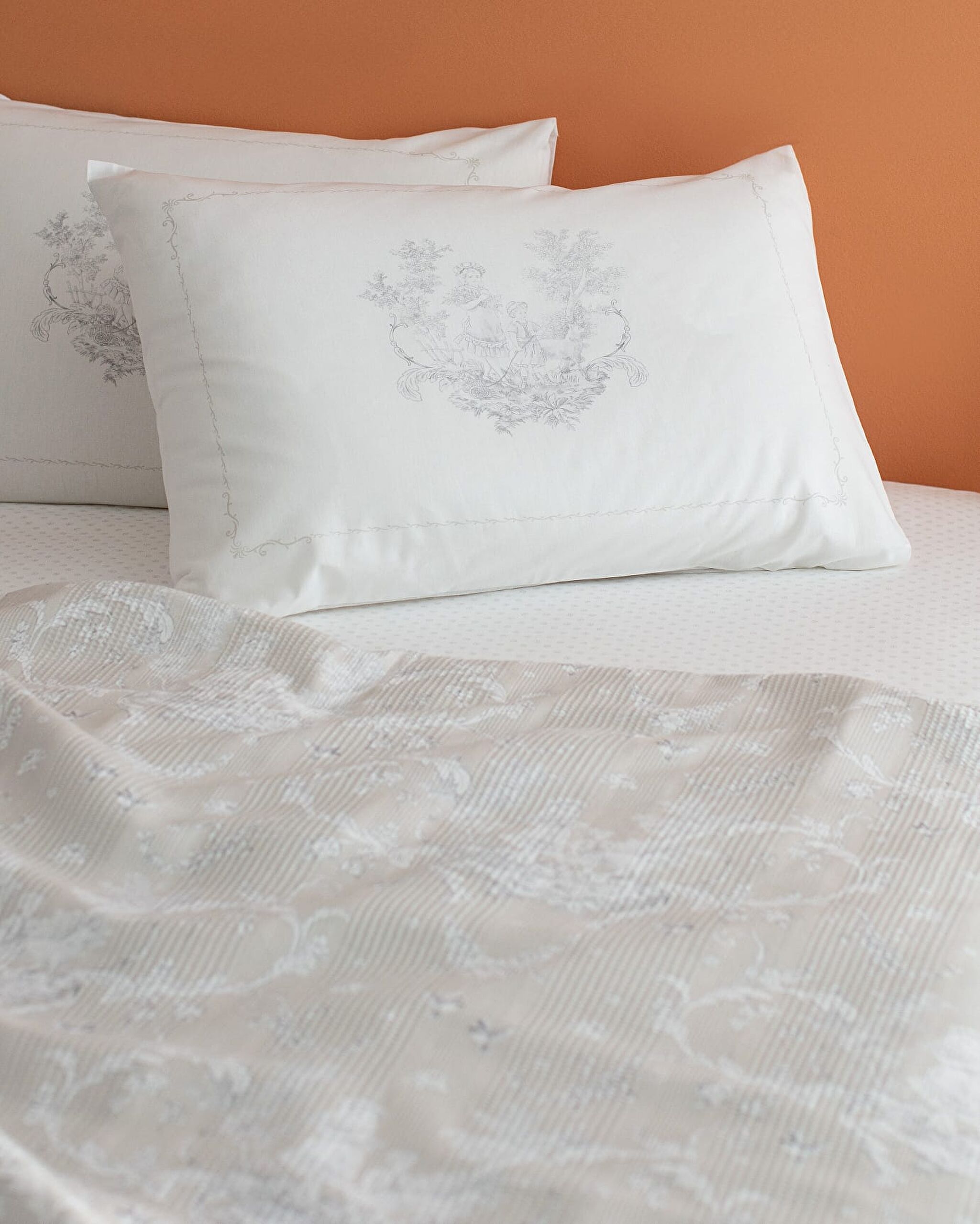 Arlette Double Carded Printed Coverlet Set - 4