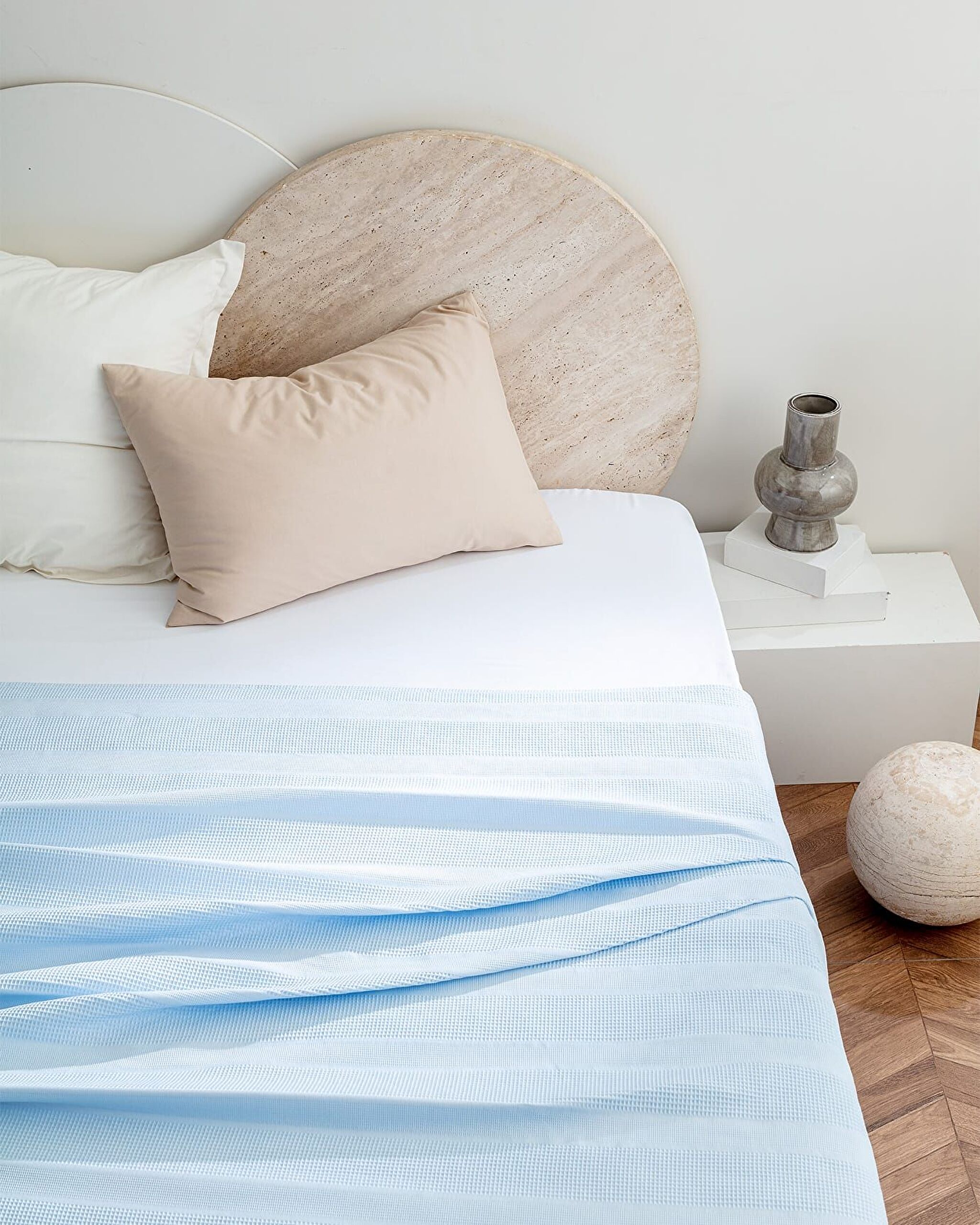 أحادي الحجم غطاء سرير - مطبوع عادي - 1