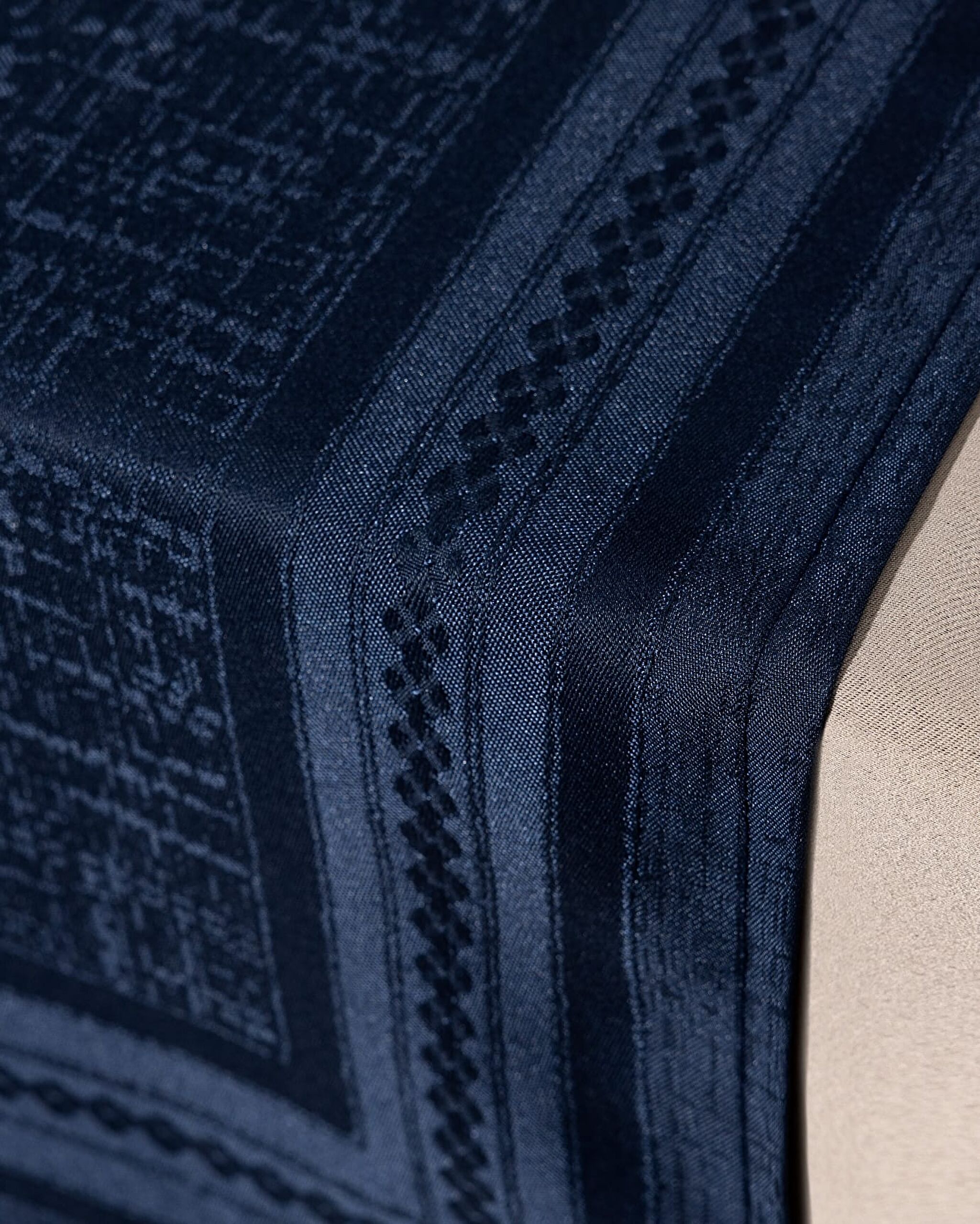 مفرش طاولة ليجني - 2