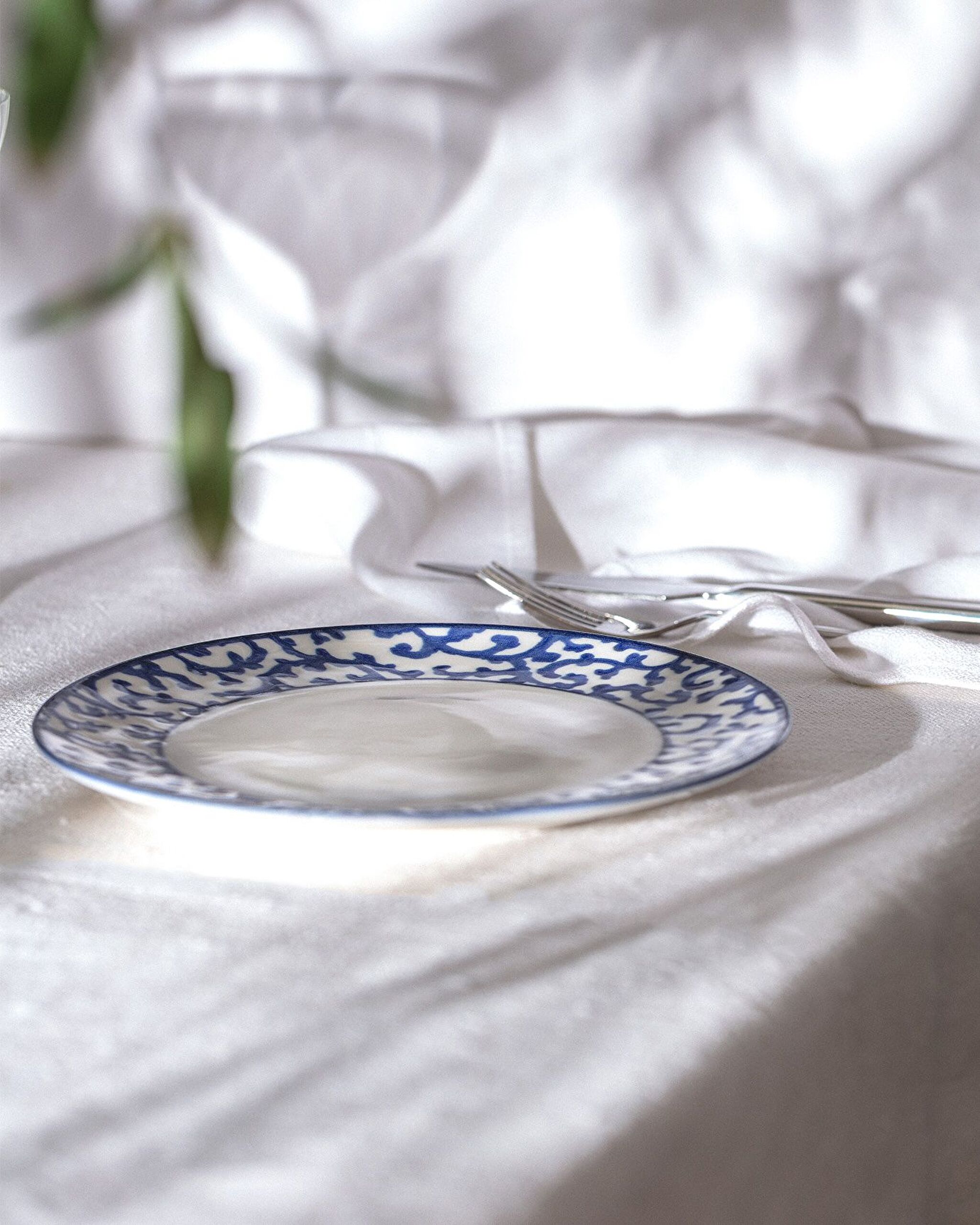 Reve Bleu Bliss Cake Plate - 1