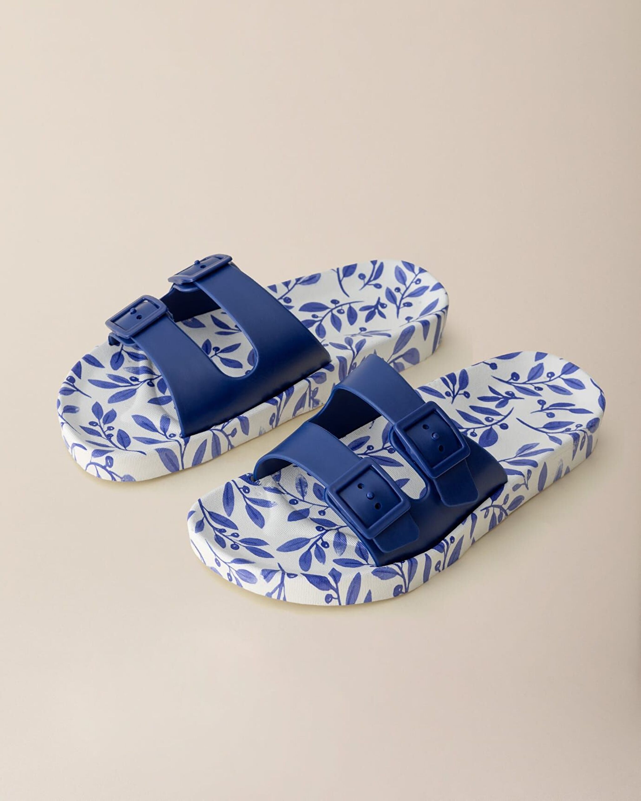 شباشب زيتونية نسائية